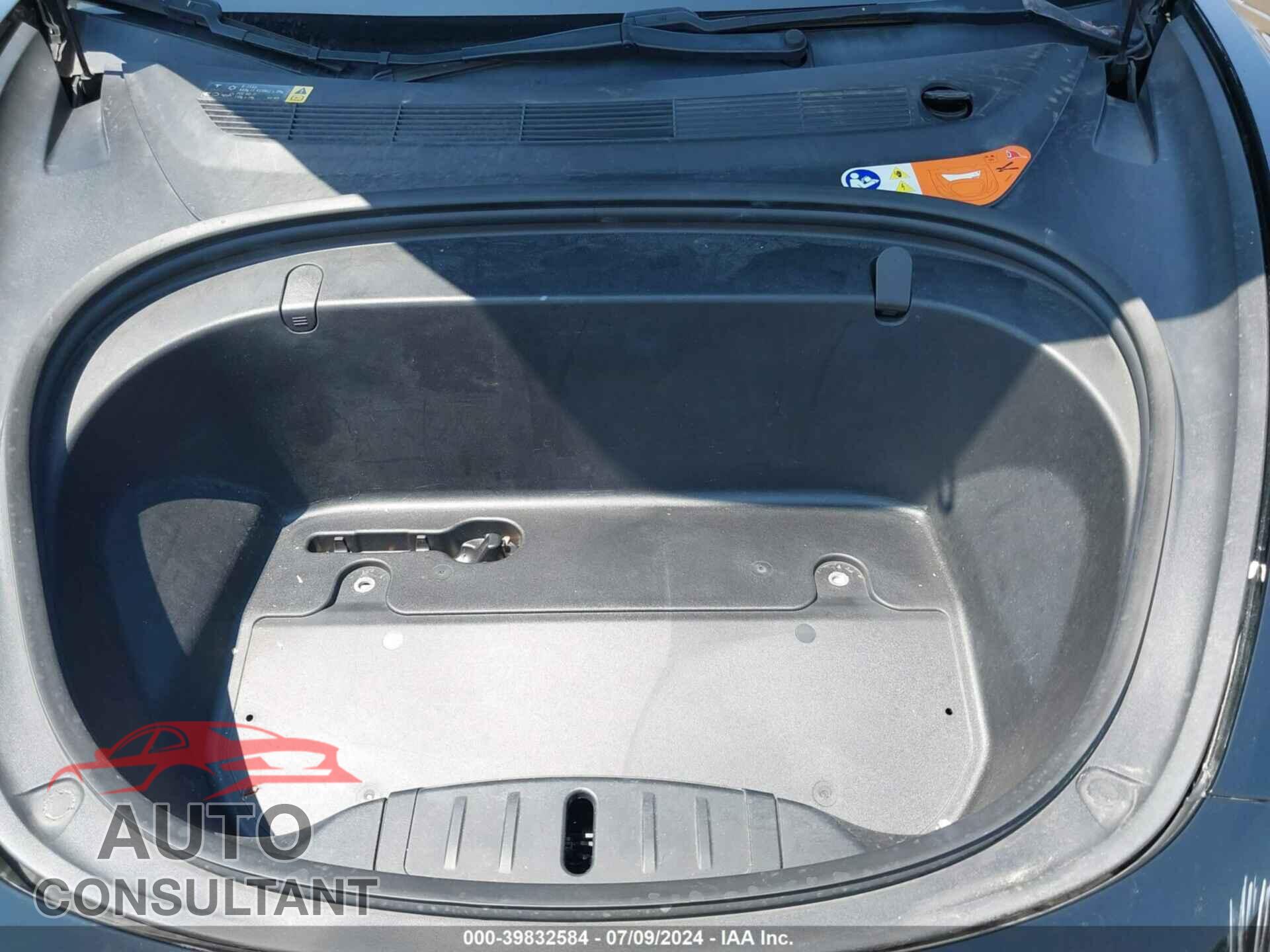 TESLA MODEL 3 2018 - 5YJ3E1EA1JF011355