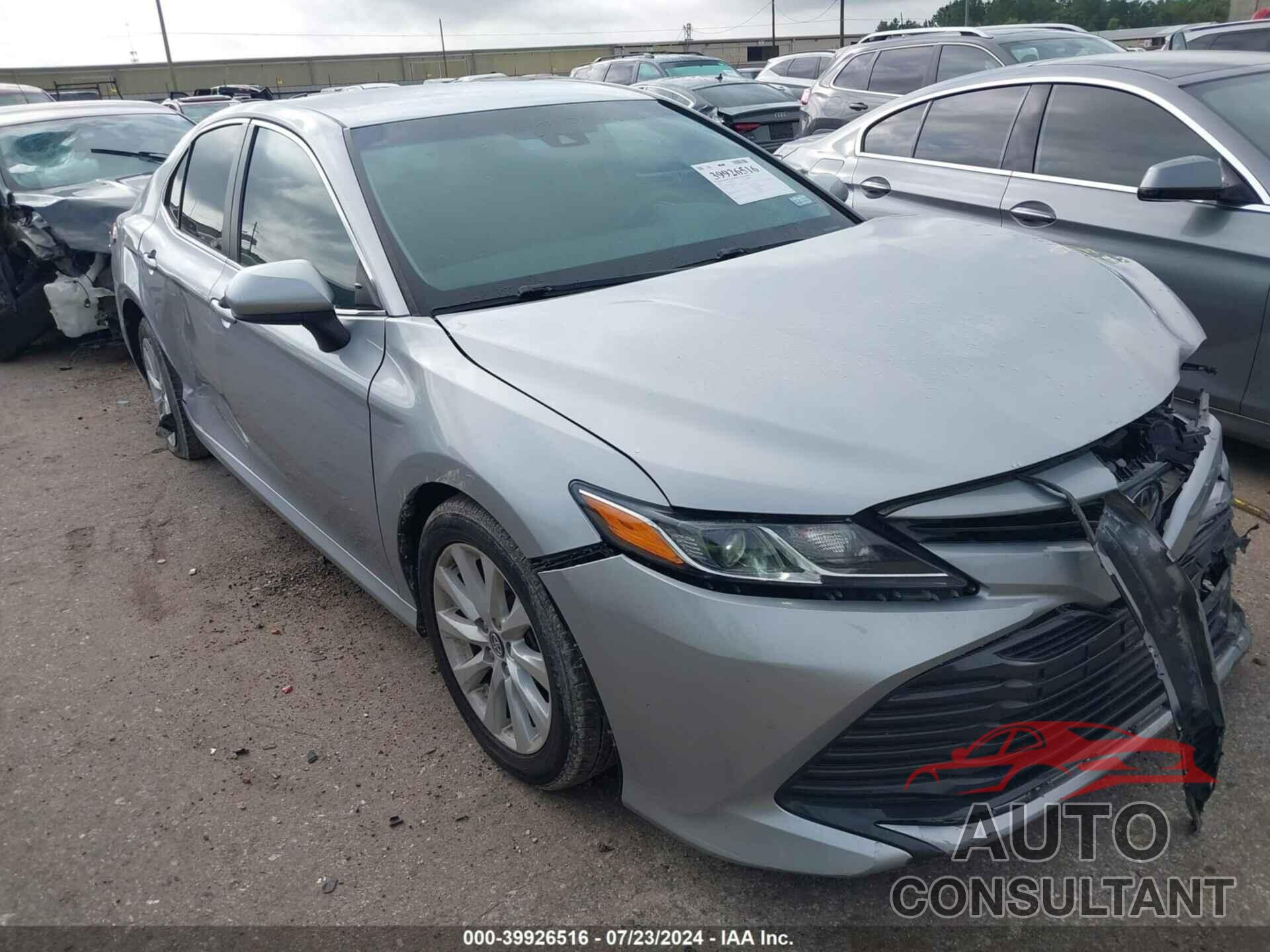 TOYOTA CAMRY 2018 - 4T1B11HK5JU145204