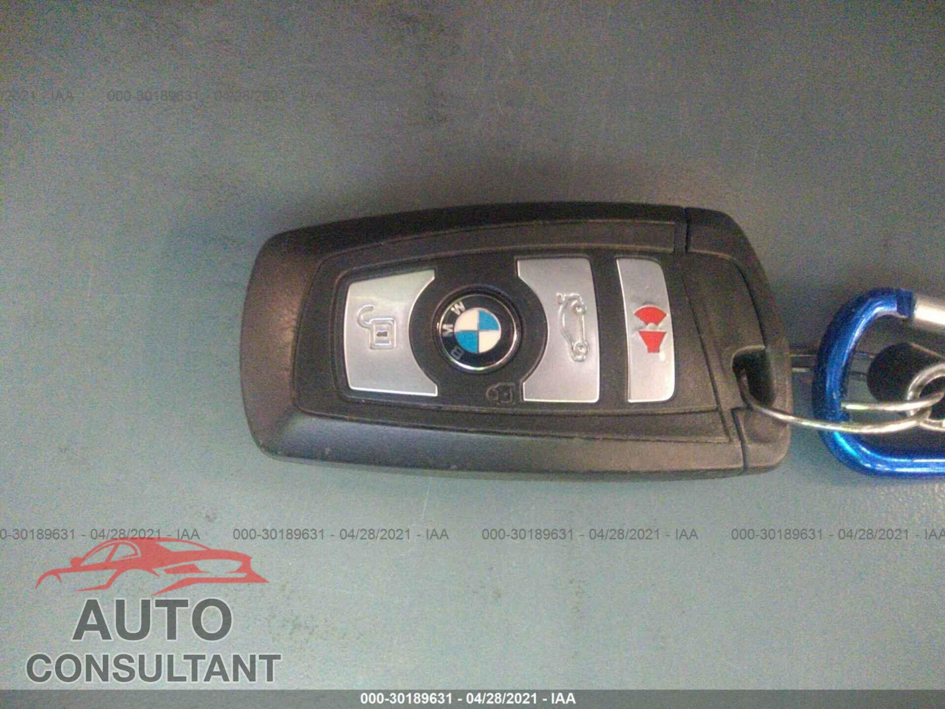 BMW 3 SERIES 2016 - WBA8E1G52GNT38103