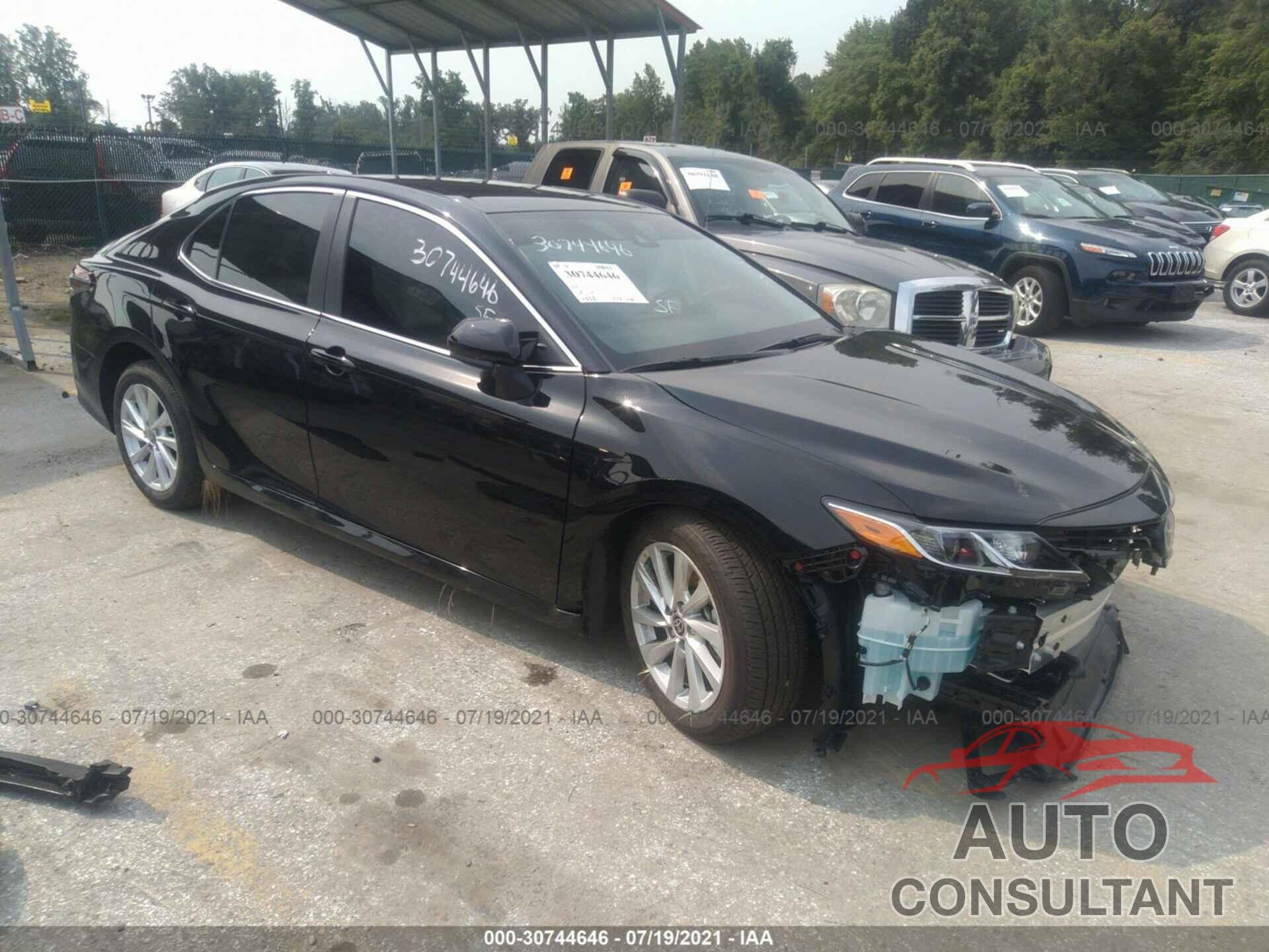 TOYOTA CAMRY 2021 - 4T1C11AK9MU470912