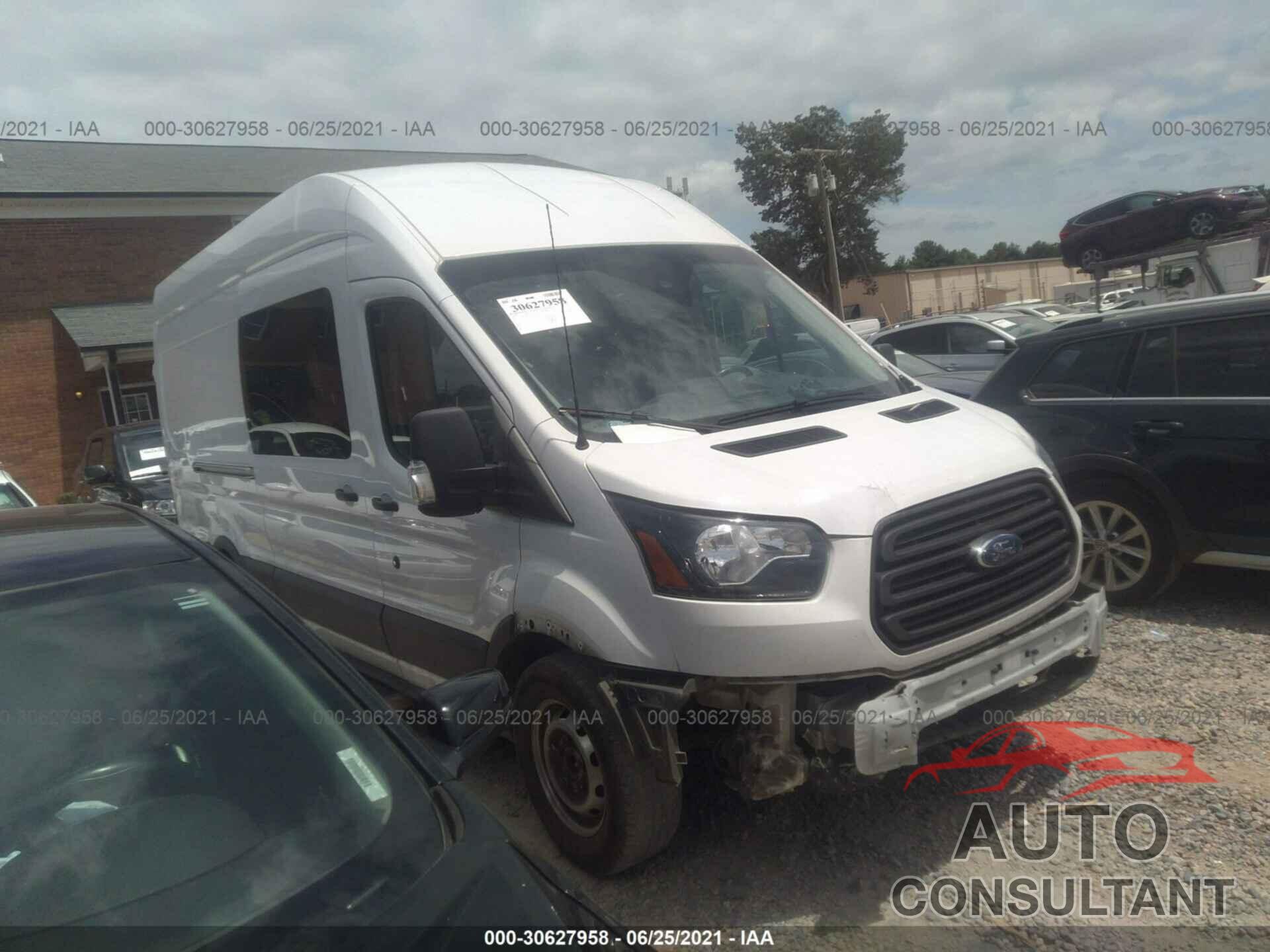 FORD TRANSIT VAN 2018 - 1FTYR3XV0JKA47143