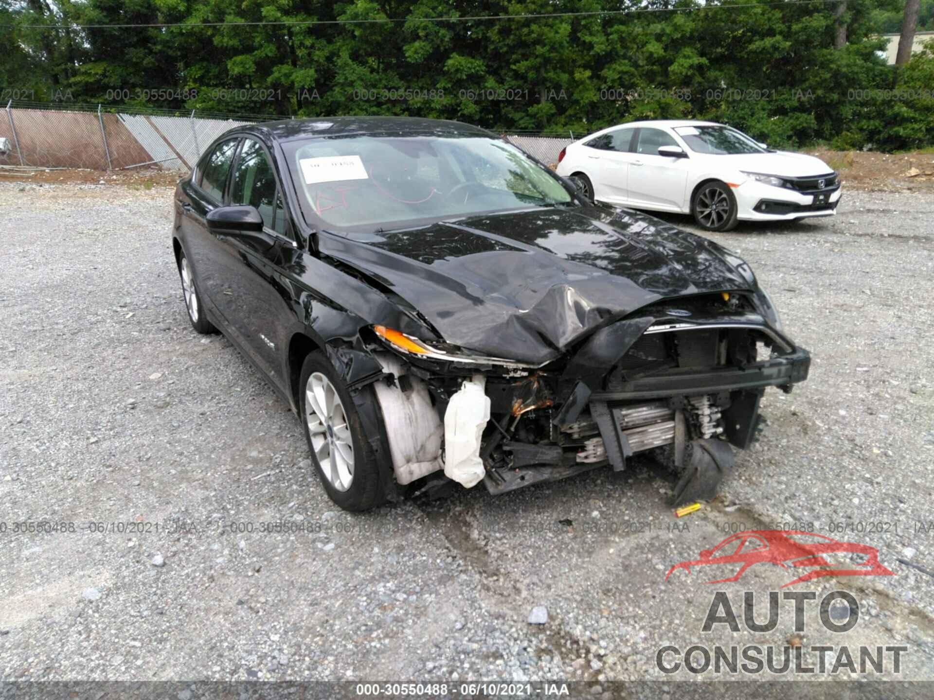 FORD FUSION HYBRID 2019 - 3FA6P0LU5KR204984