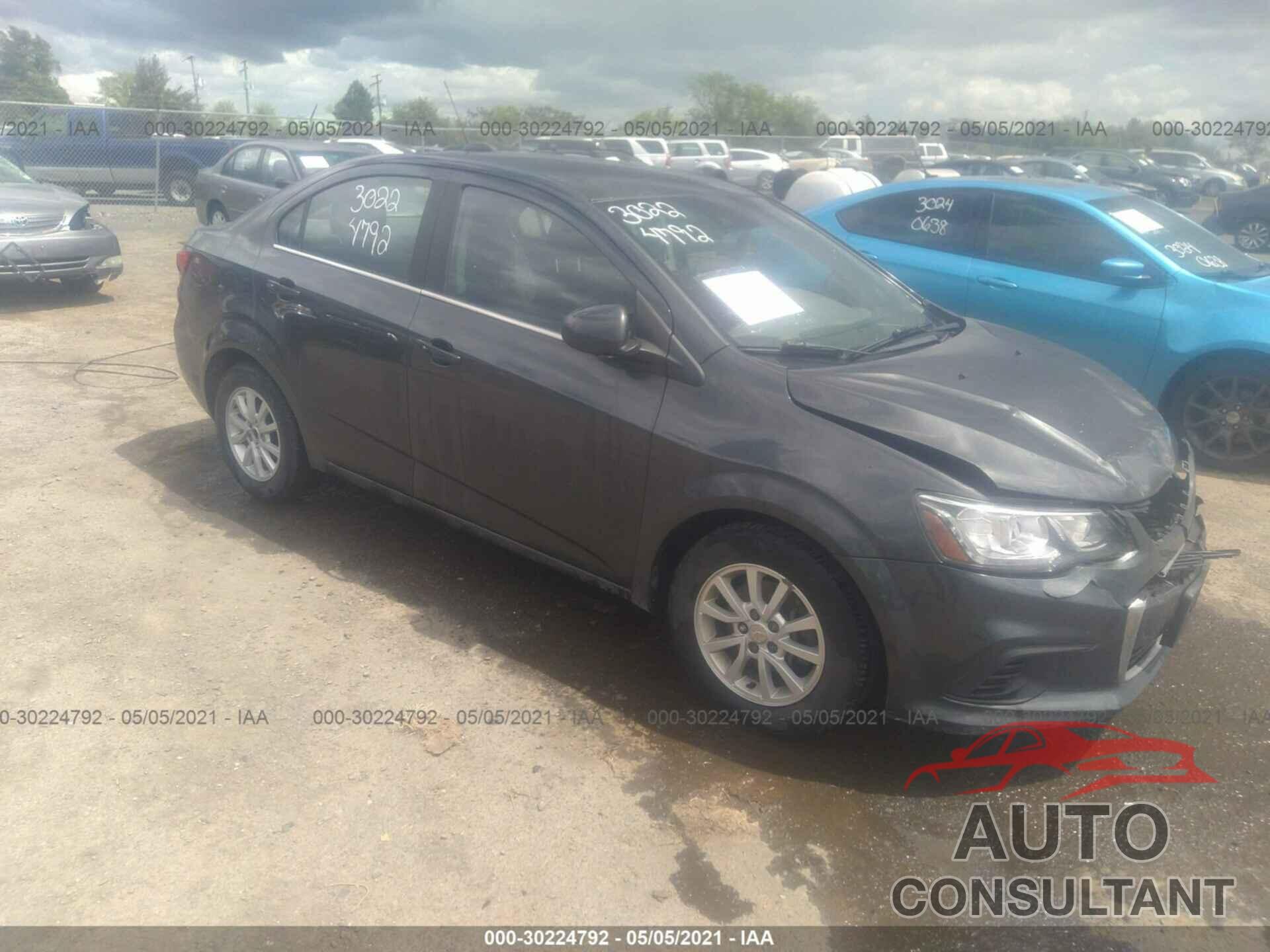 CHEVROLET SONIC 2017 - 1G1JD5SH6H4118320