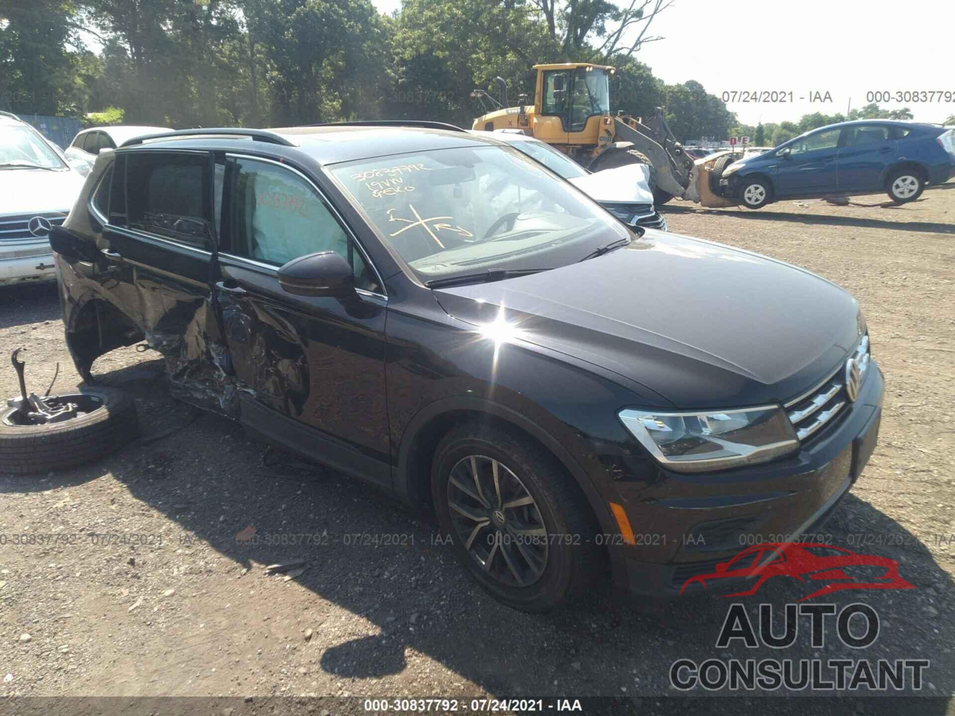 VOLKSWAGEN TIGUAN 2019 - 3VV2B7AX2KM100979
