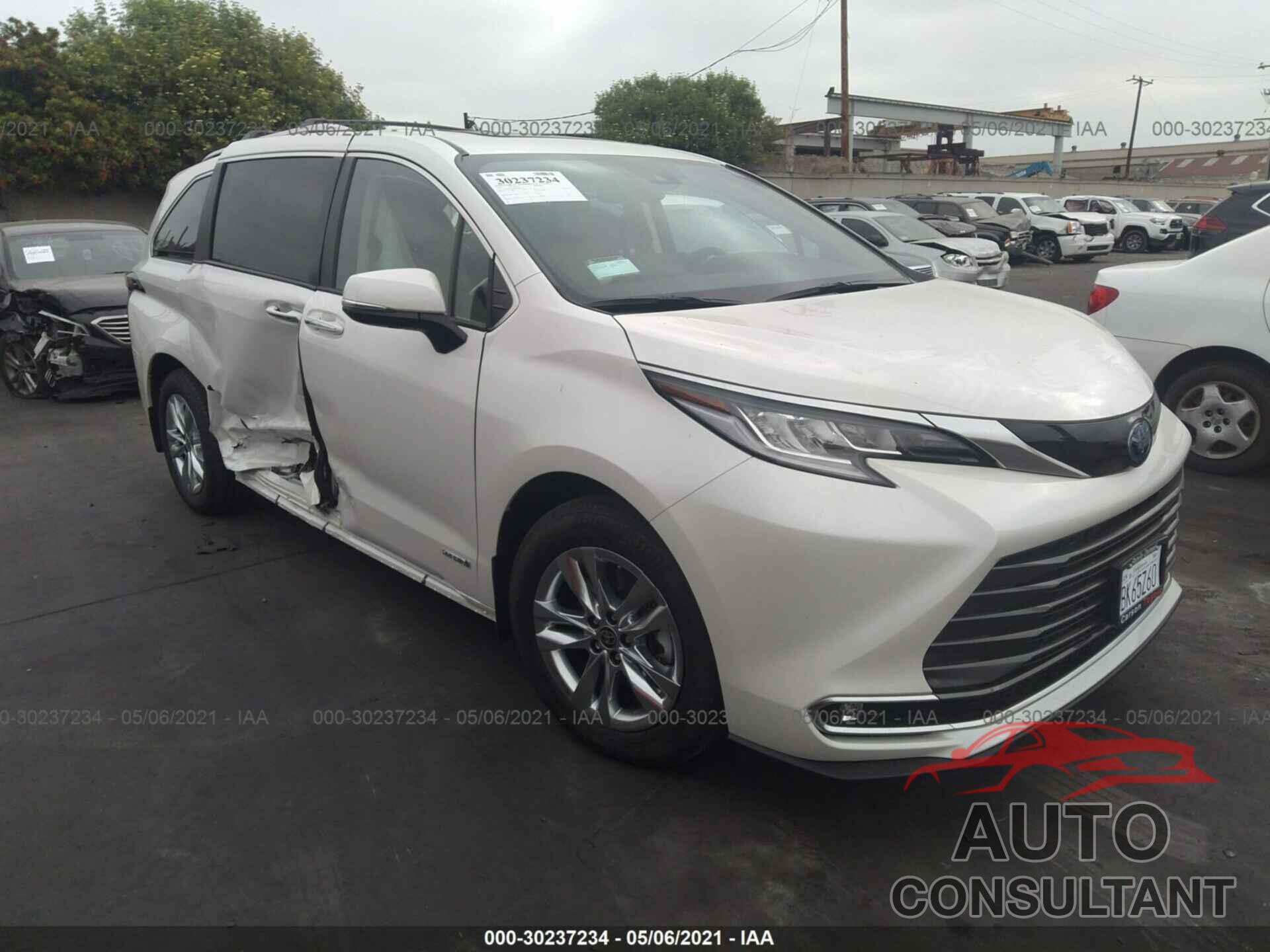 TOYOTA SIENNA 2021 - 5TDZRKEC6MS026956