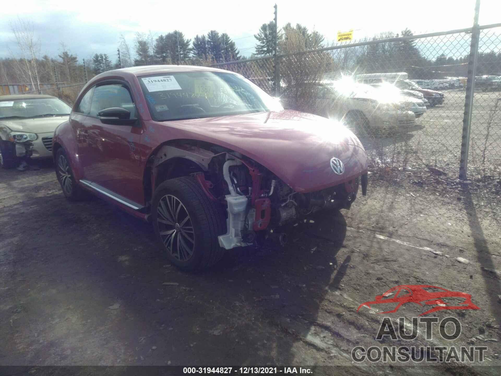 VOLKSWAGEN BEETLE 2017 - 3VWF17AT4HM605749