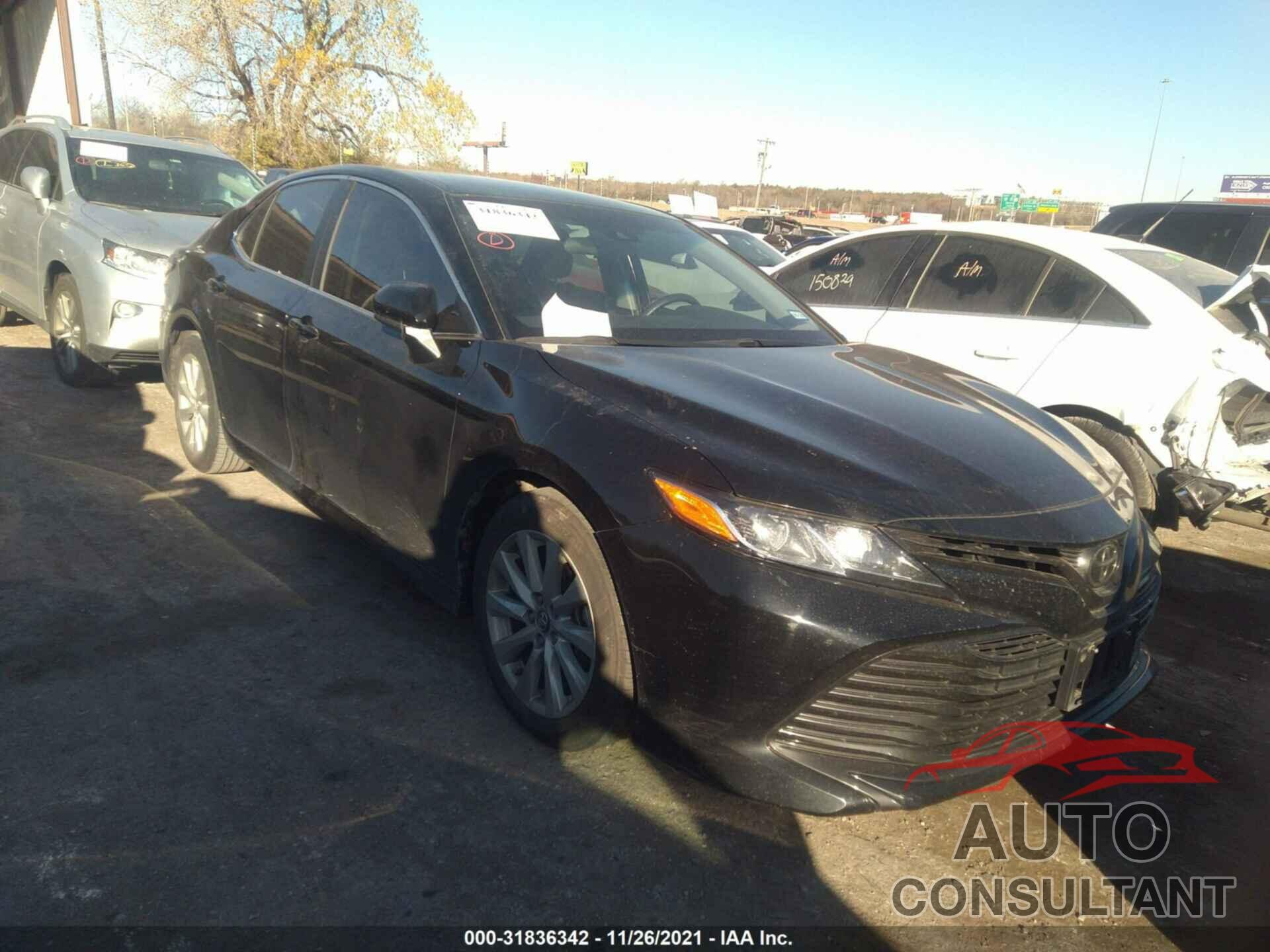 TOYOTA CAMRY 2018 - 4T1B11HK7JU616401