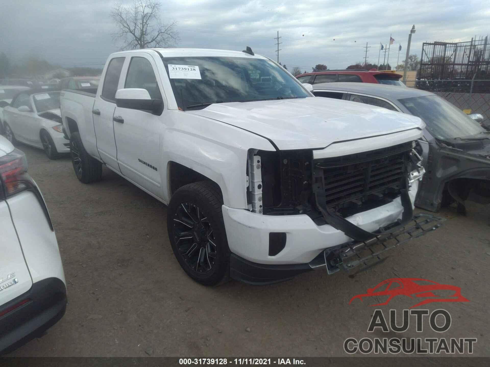 CHEVROLET SILVERADO 1500 2018 - 1GCVKREC0JZ221425