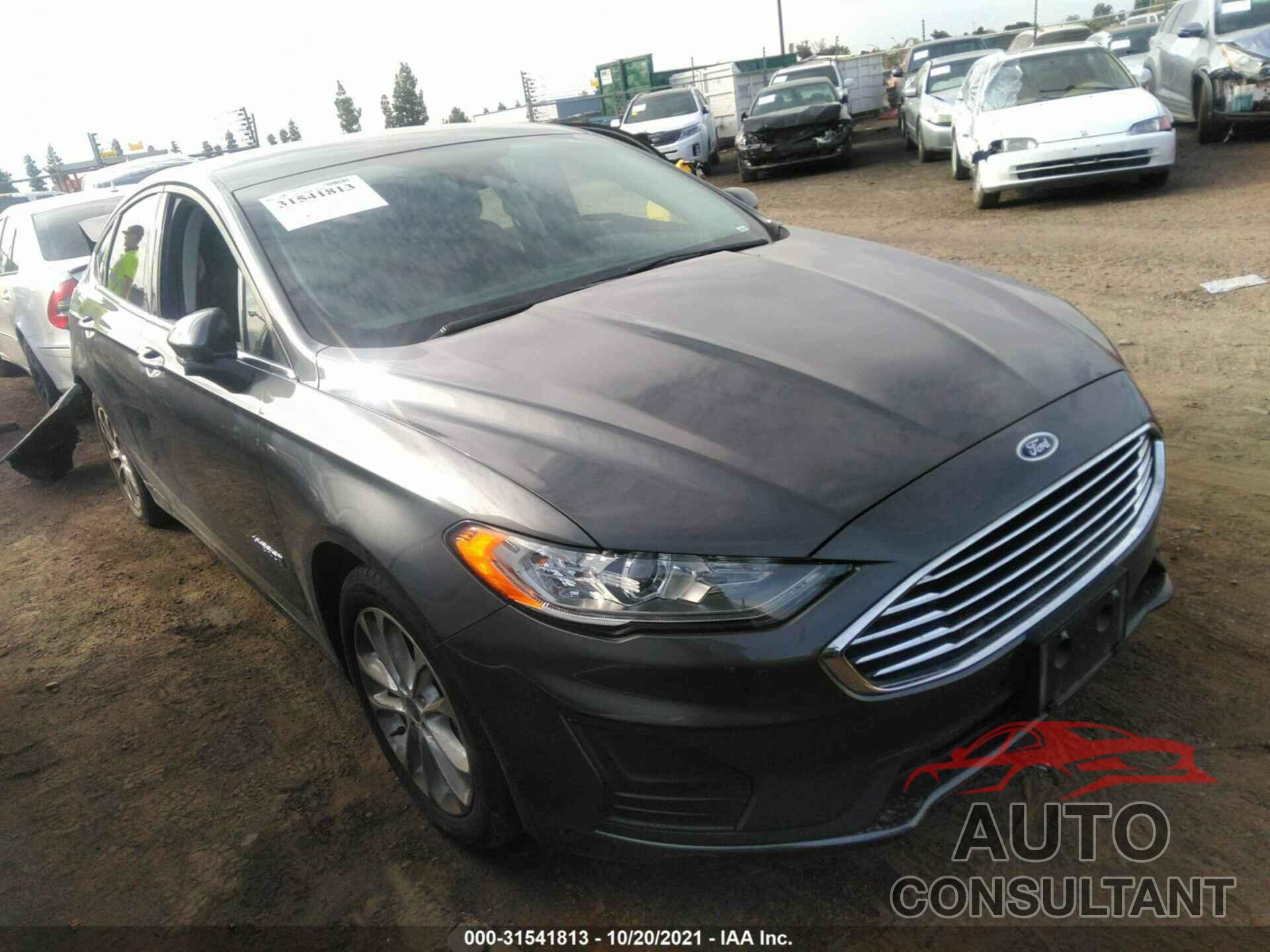 FORD FUSION HYBRID 2019 - 3FA6P0LU0KR269015