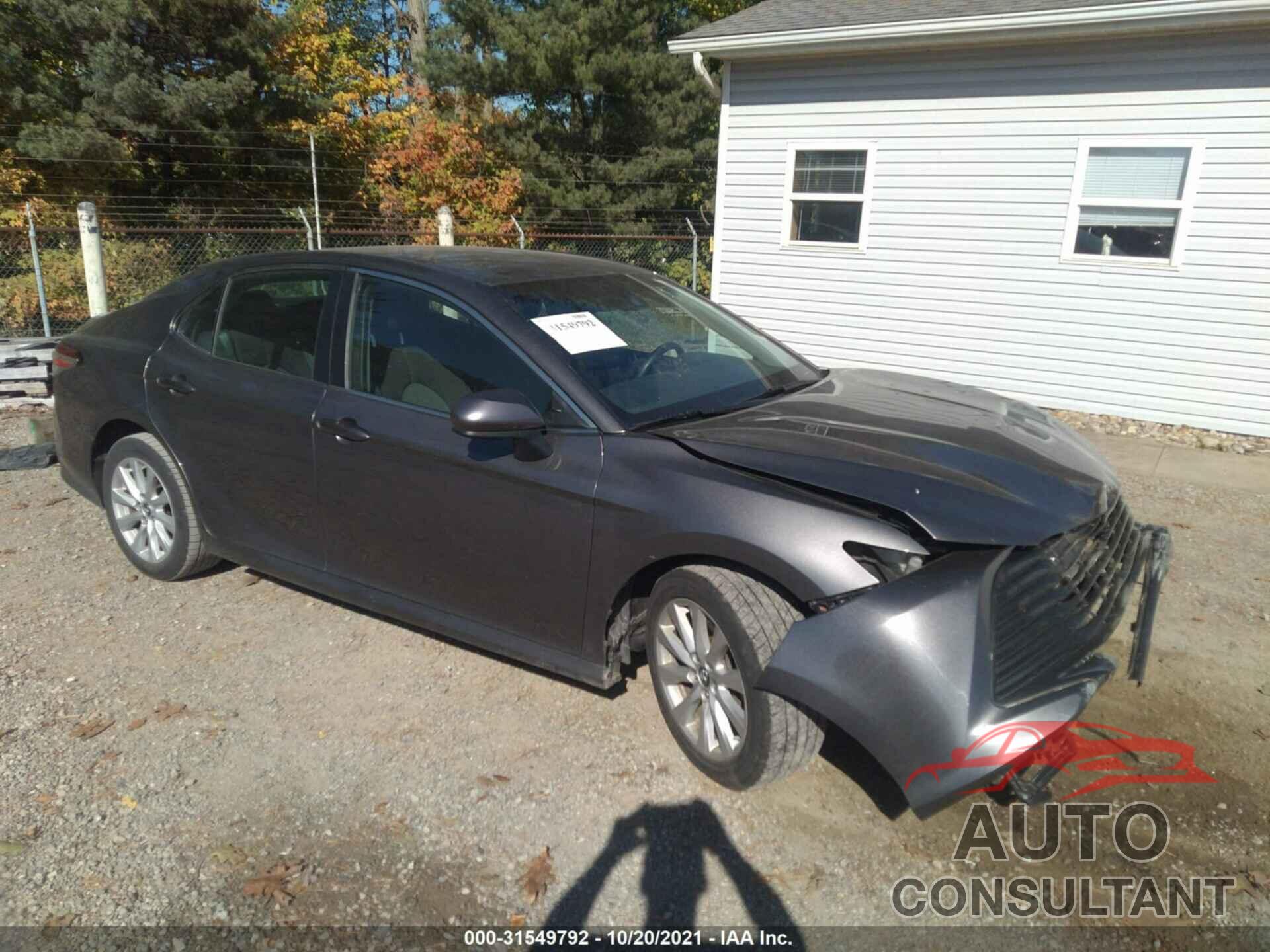 TOYOTA CAMRY 2018 - 4T1B11HK8JU100659