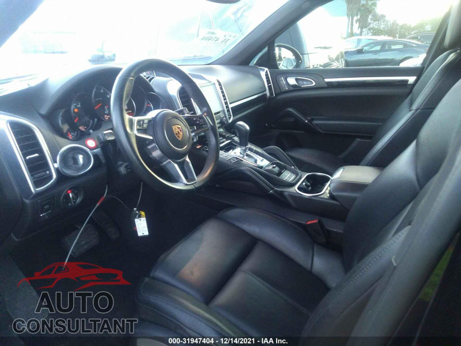 PORSCHE CAYENNE 2018 - WP1AA2A29JKA06428