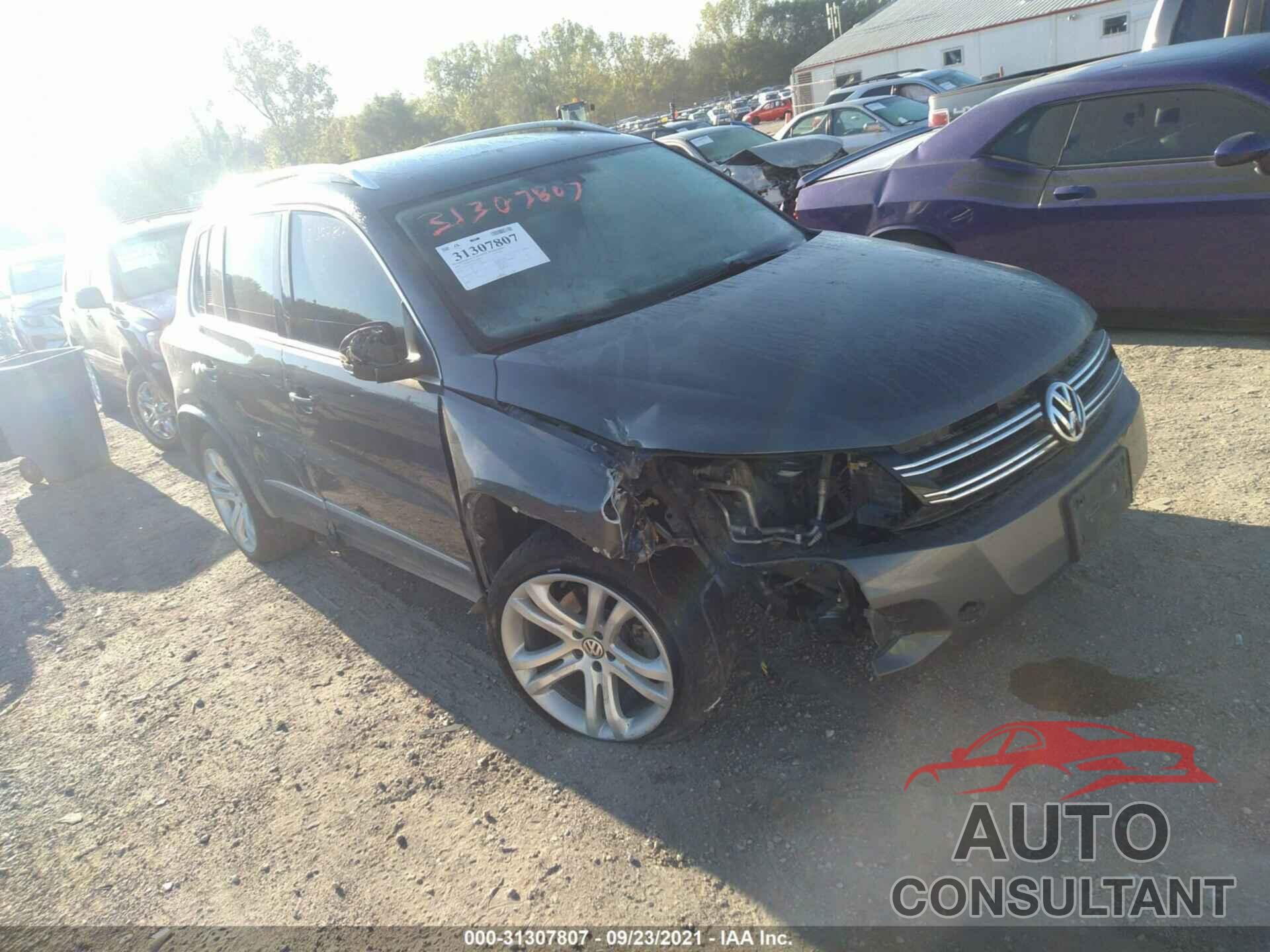 VOLKSWAGEN TIGUAN 2016 - WVGBV7AX6GW555603