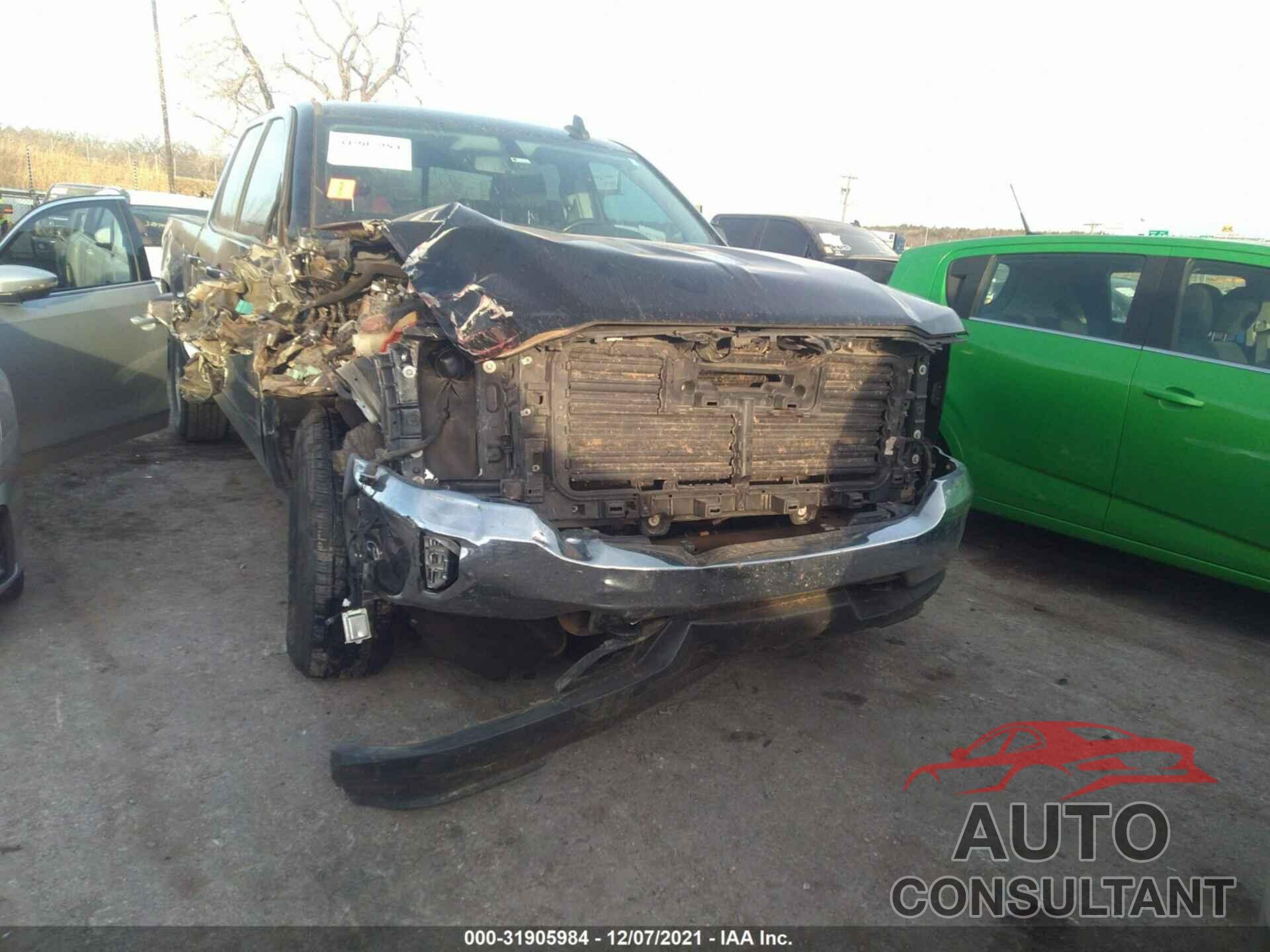 CHEVROLET SILVERADO 1500 2018 - 1GCVKREC7JZ246774