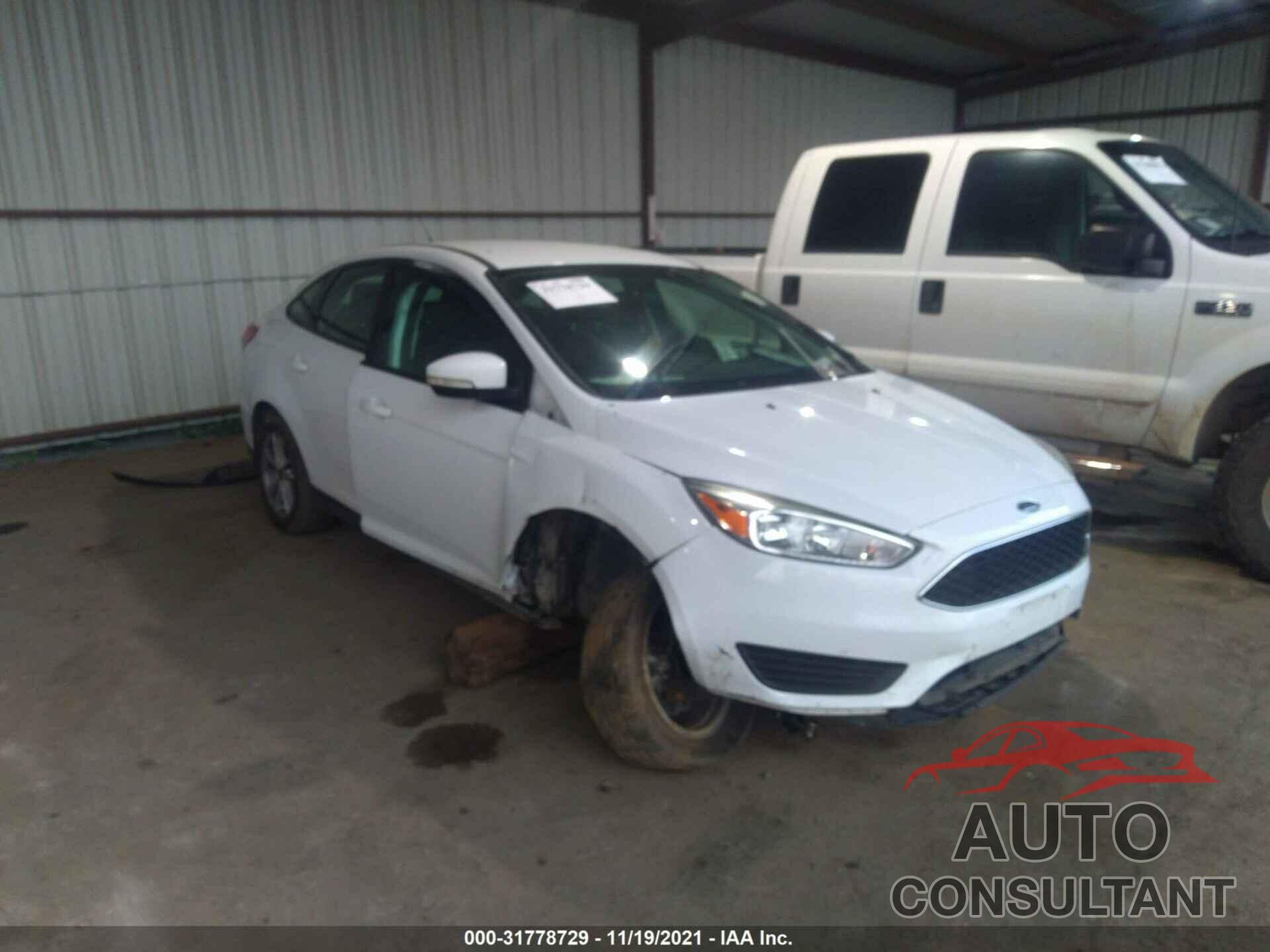 FORD FOCUS 2017 - 1FADP3F22HL232526