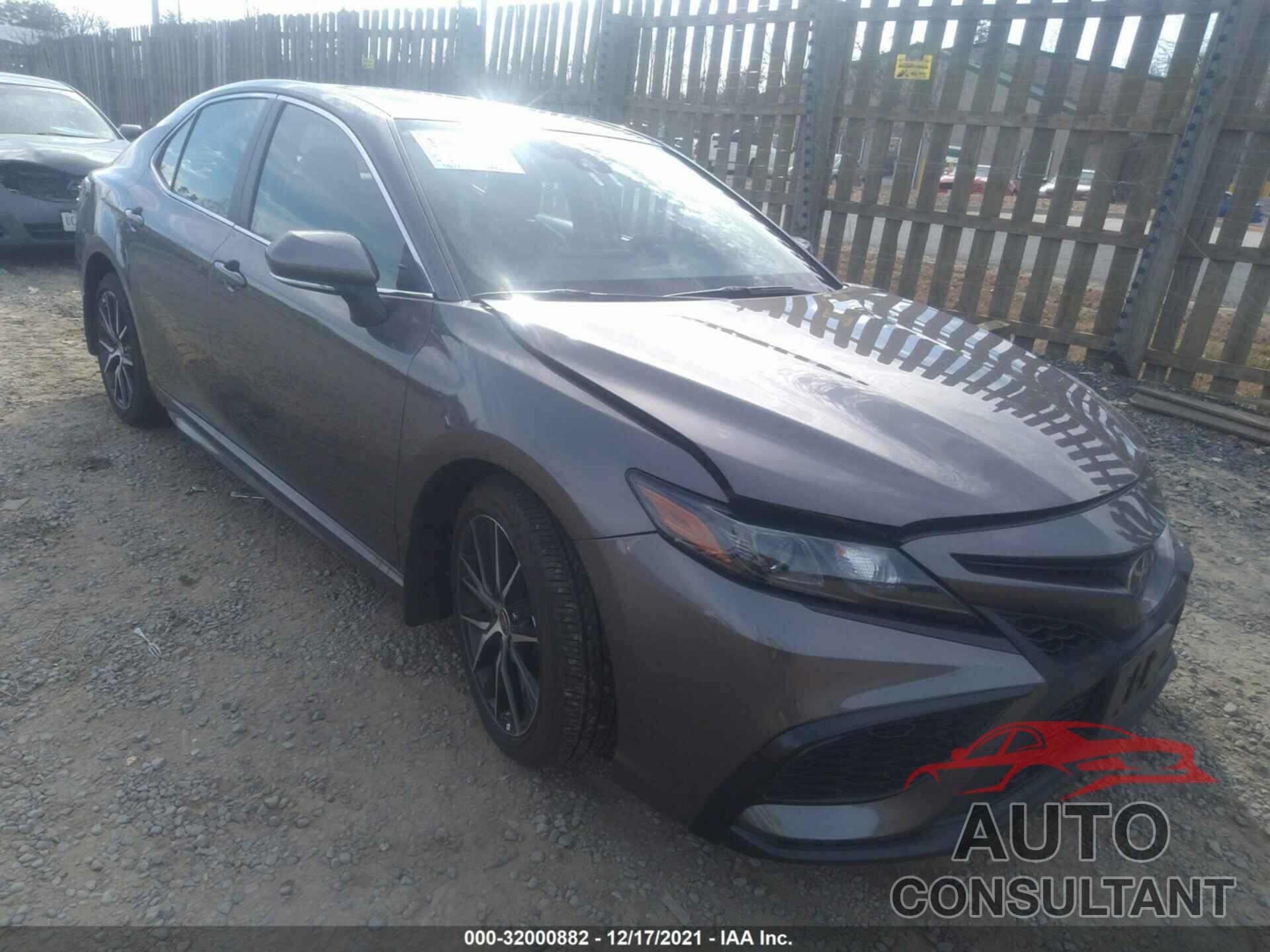 TOYOTA CAMRY 2021 - 4T1G11AK5MU602680