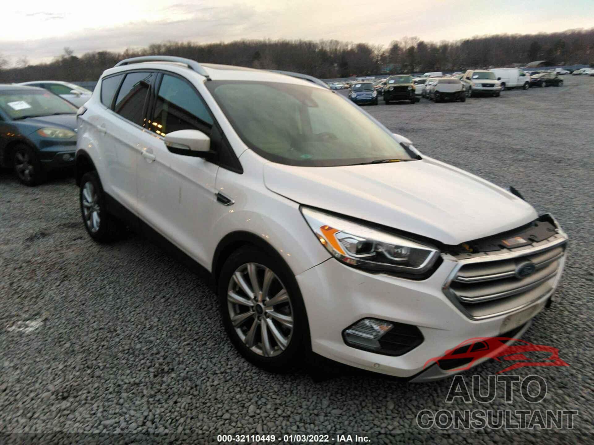 FORD ESCAPE 2017 - 1FMCU9J99HUC92136