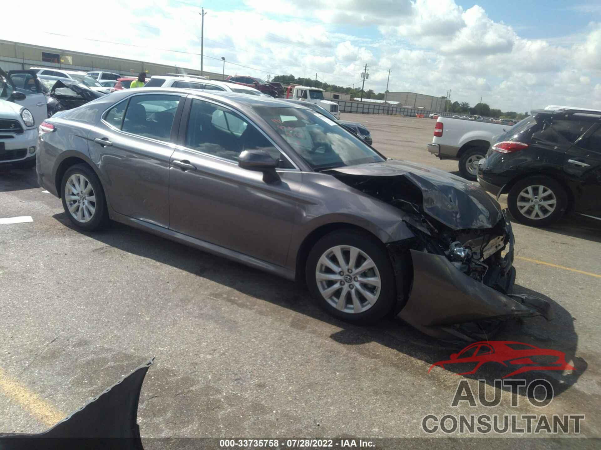 TOYOTA CAMRY 2018 - 4T1B11HK9JU665986