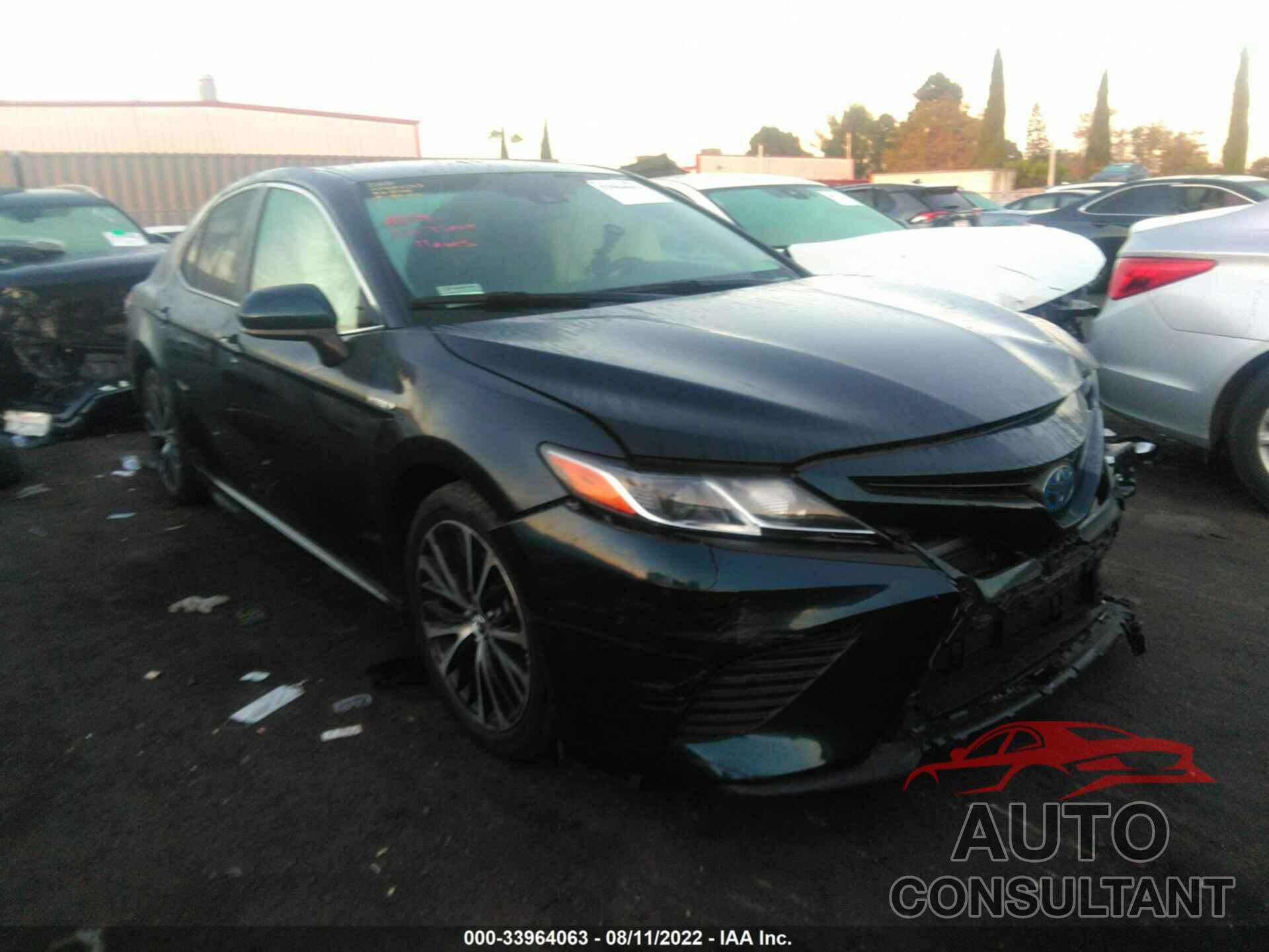 TOYOTA CAMRY 2018 - 4T1B21HK3JU507849