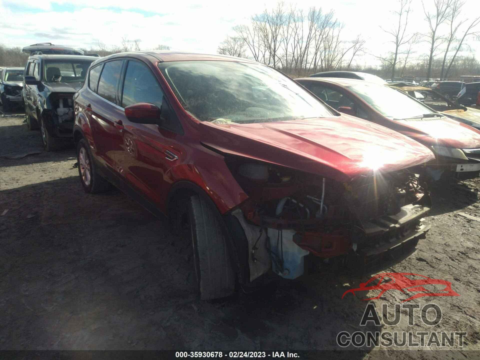 FORD ESCAPE 2017 - 1FMCU9GD2HUB58404