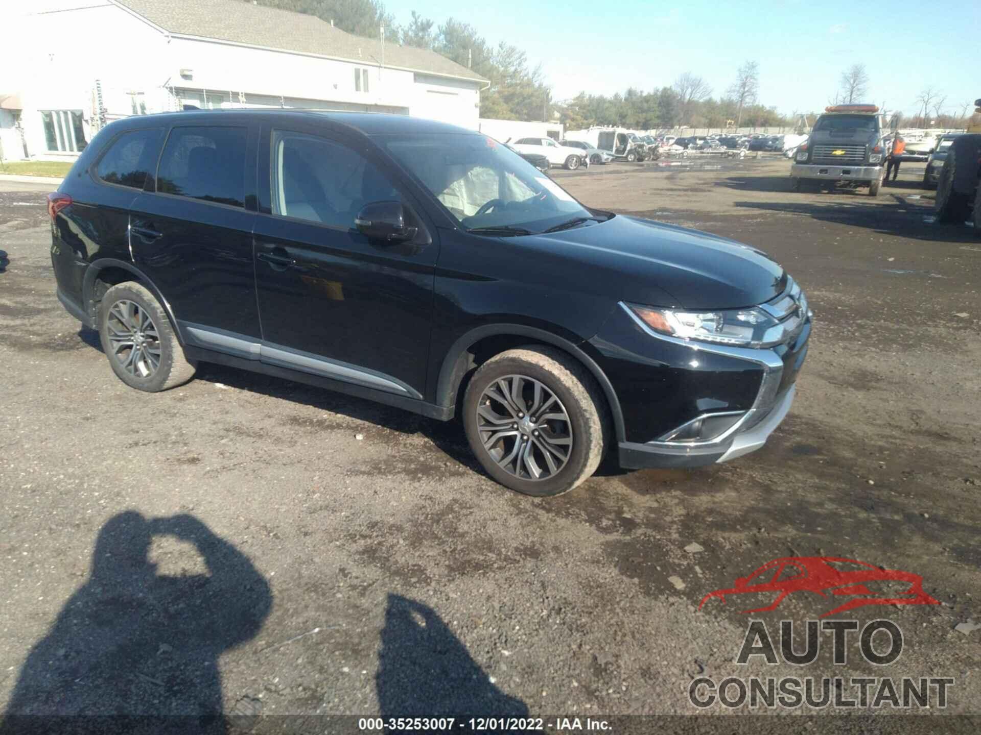 MITSUBISHI OUTLANDER 2017 - JA4AZ3A38HZ035102