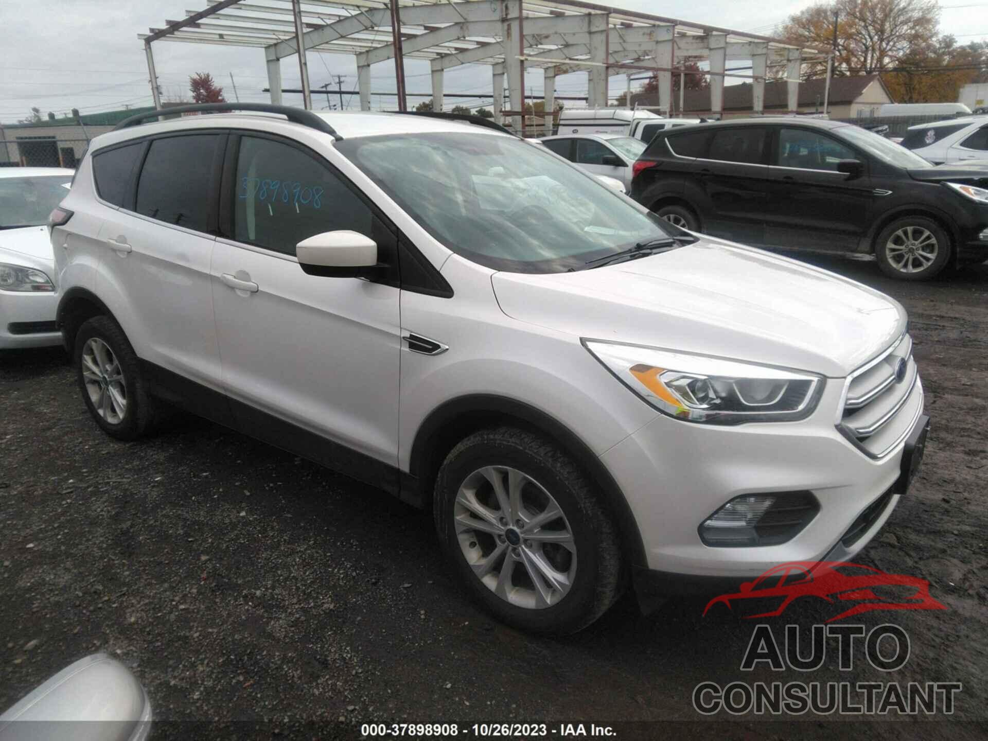 FORD ESCAPE 2018 - 1FMCU9HD2JUA51017