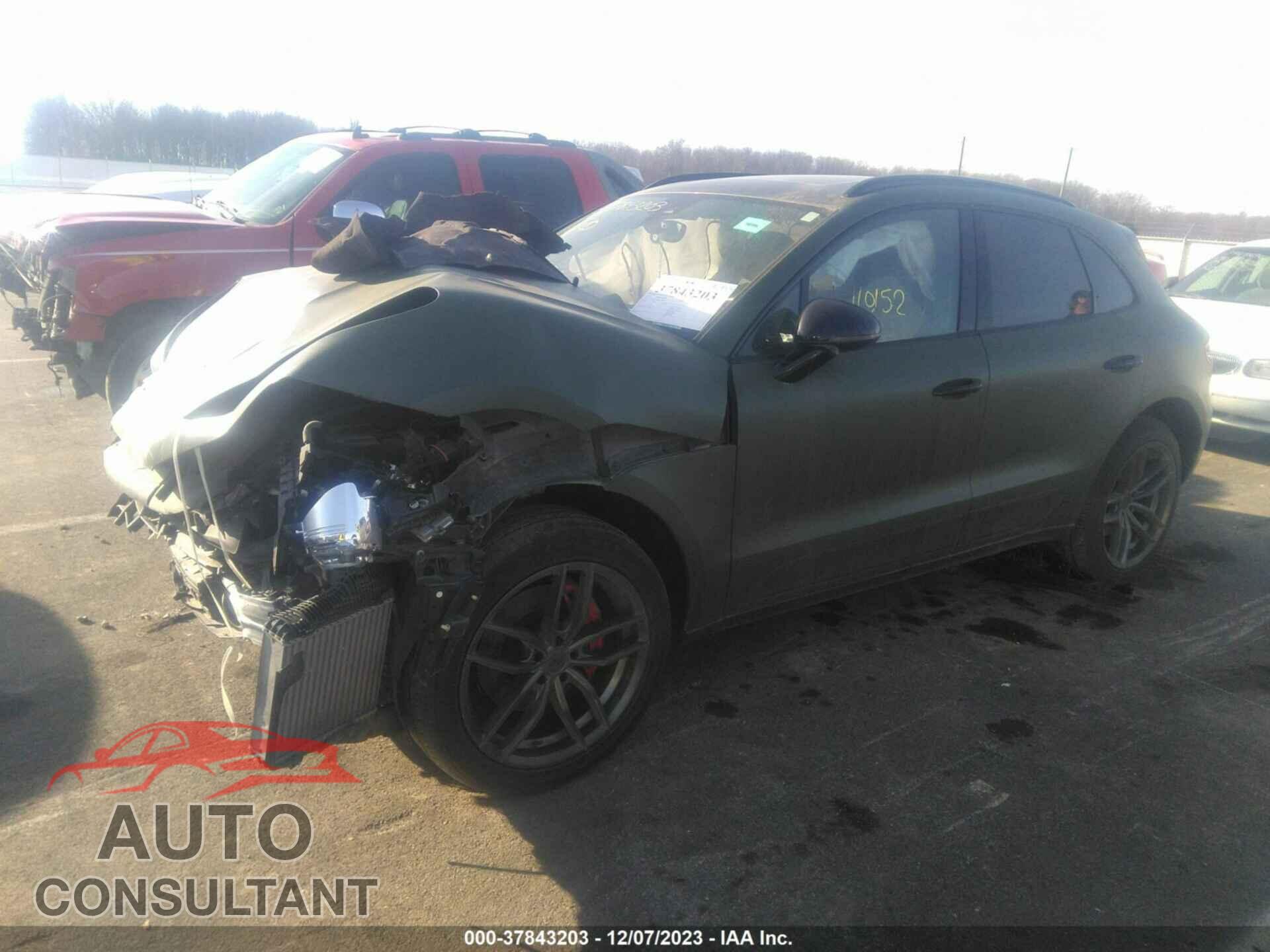 PORSCHE MACAN 2017 - WP1AB2A5XHLB10258