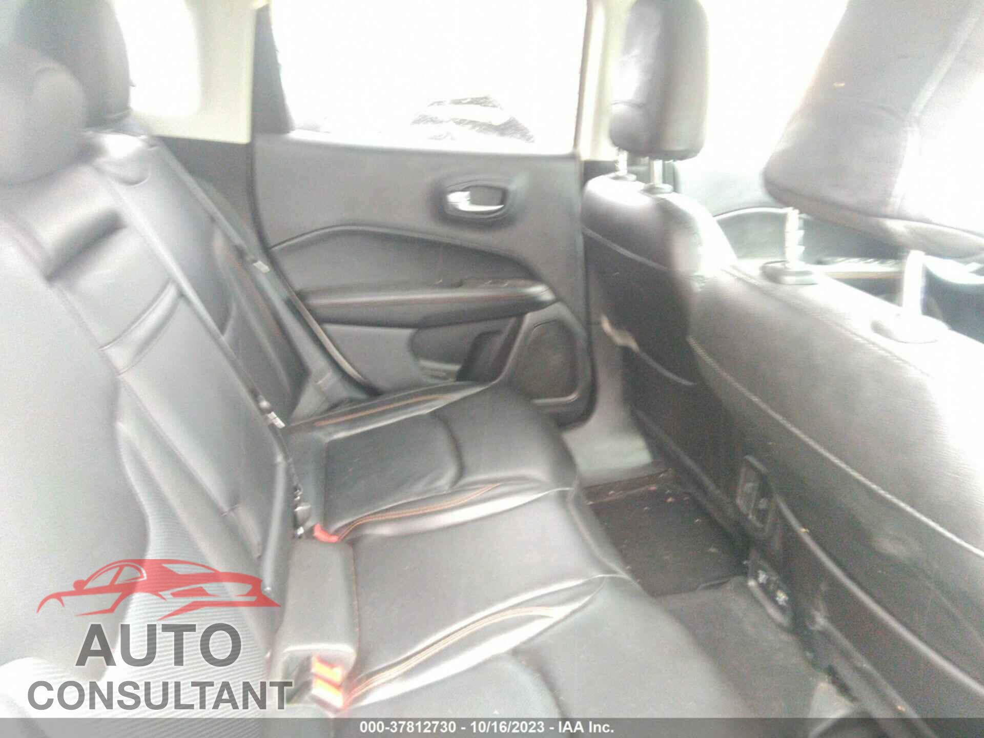 JEEP COMPASS 2018 - 3C4NJDCB3JT330663