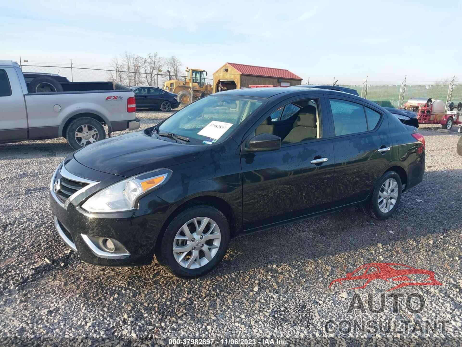 NISSAN VERSA 2018 - 3N1CN7AP0JL865755