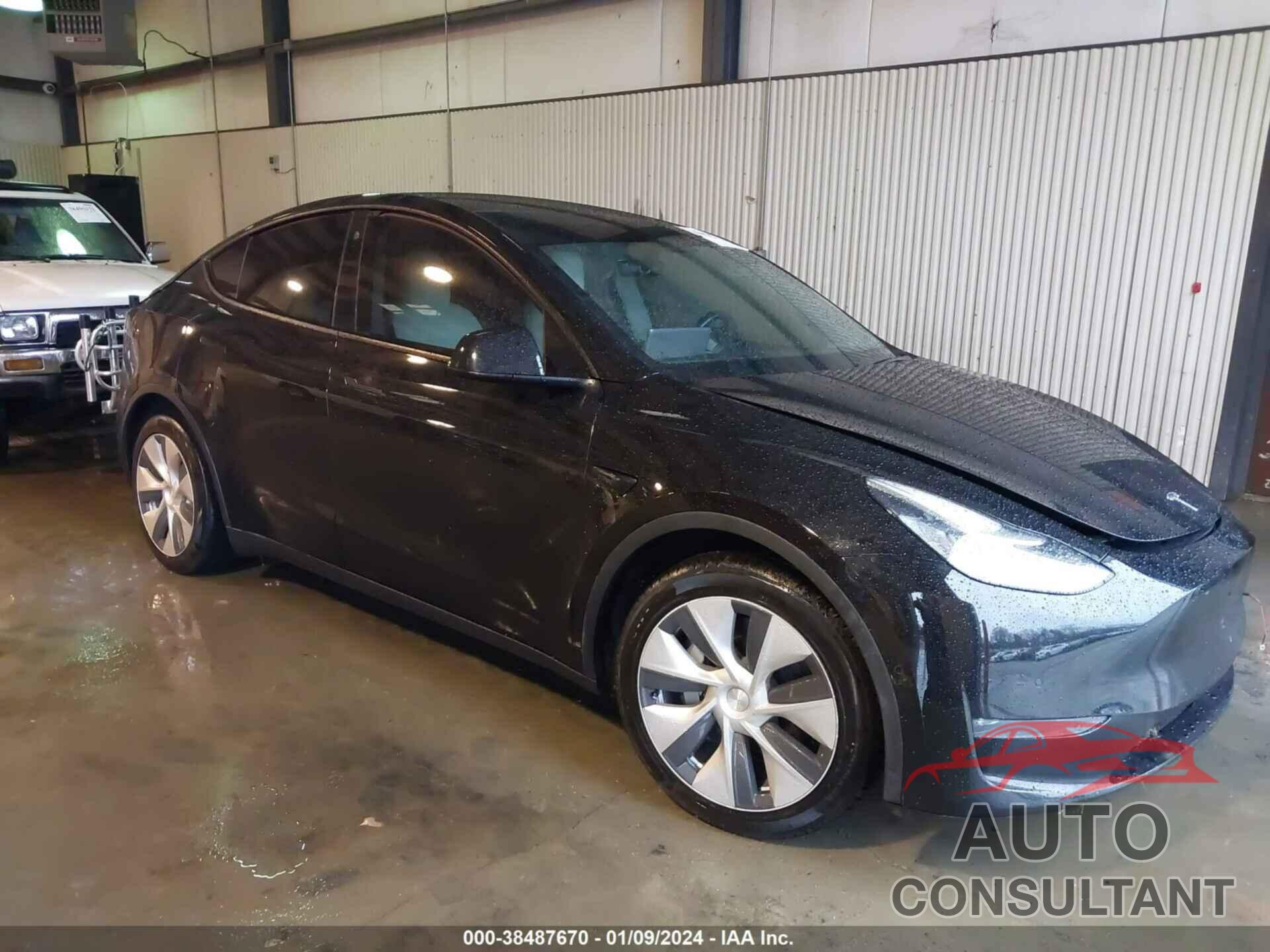 TESLA MODEL Y 2021 - 5YJYGDEE4MF064706