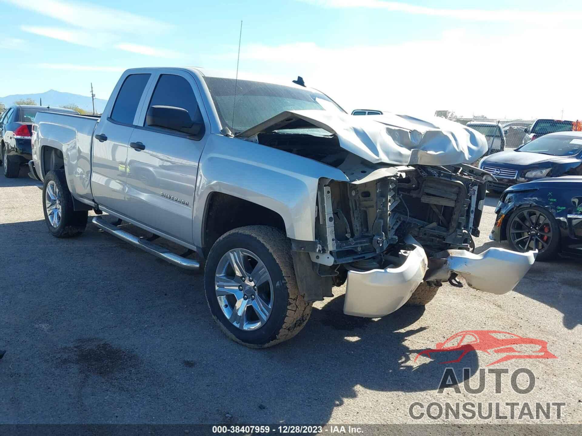 CHEVROLET SILVERADO 1500 2018 - 1GCRCPEC0JZ330132