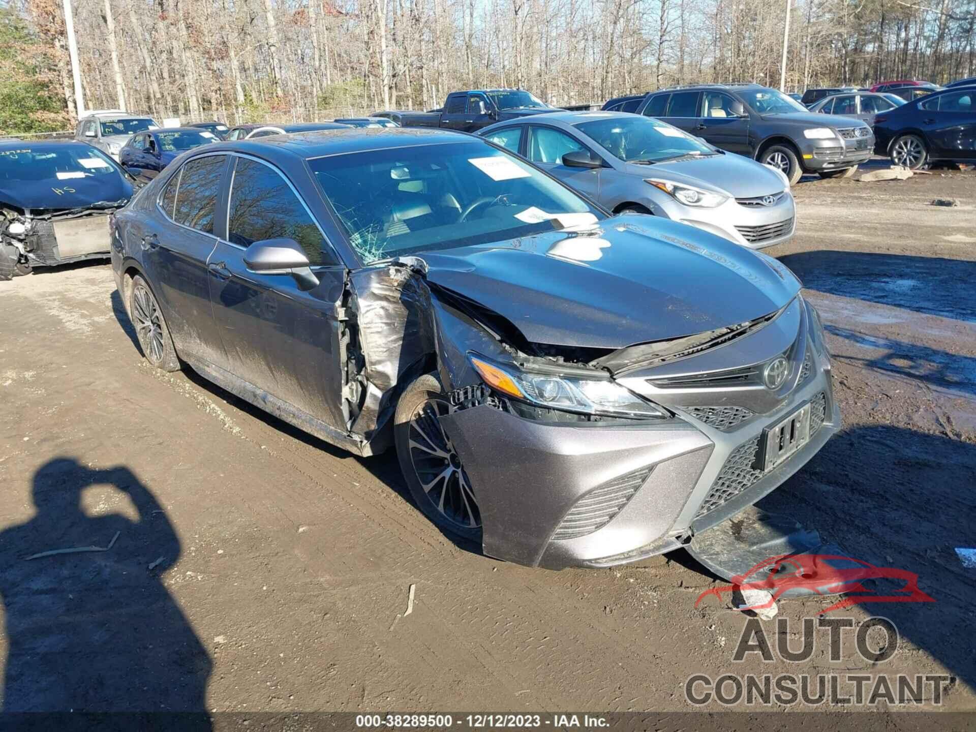 TOYOTA CAMRY 2018 - 4T1B11HK4JU530785