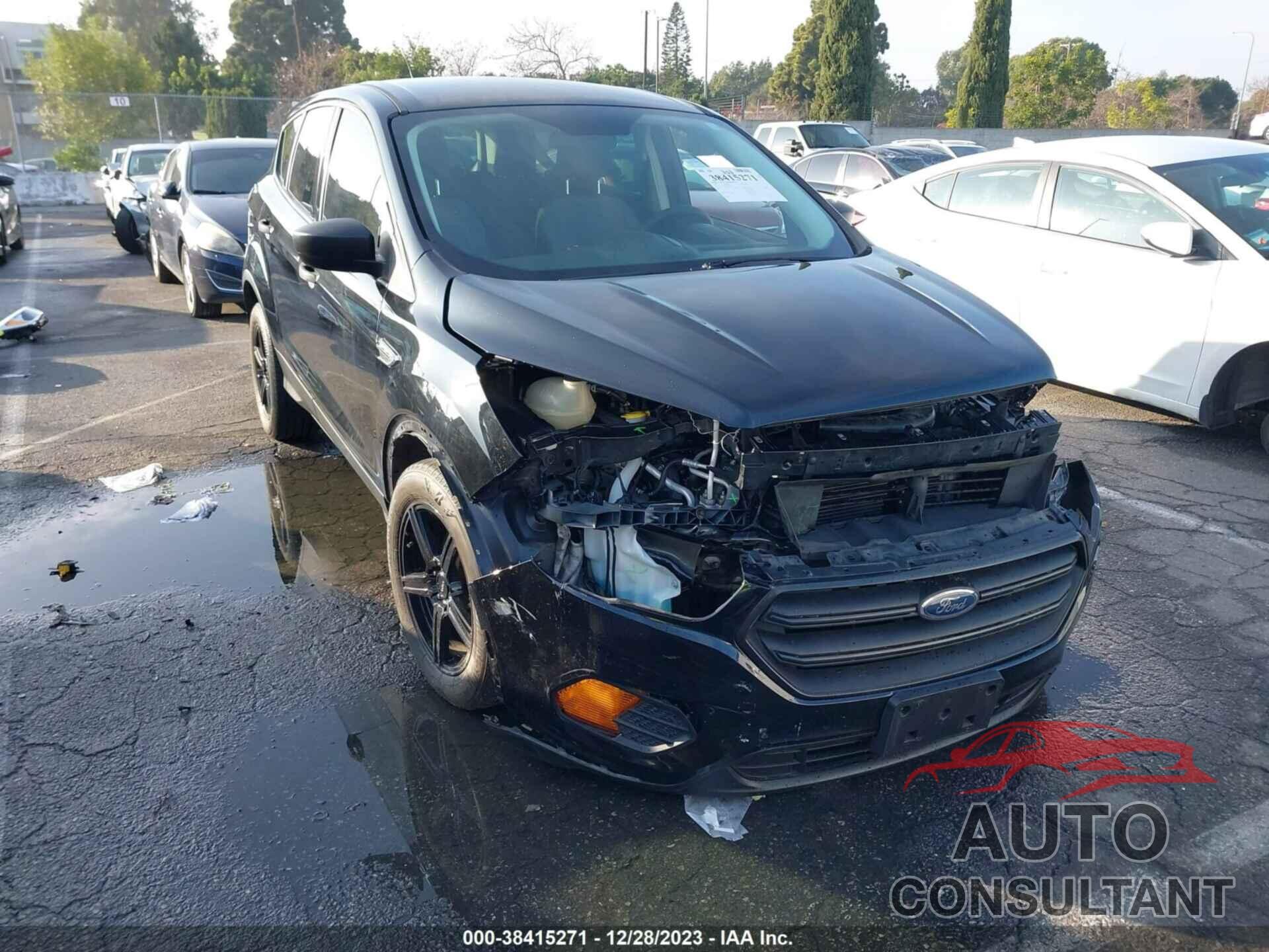 FORD ESCAPE 2017 - 1FMCU0F70HUC67029