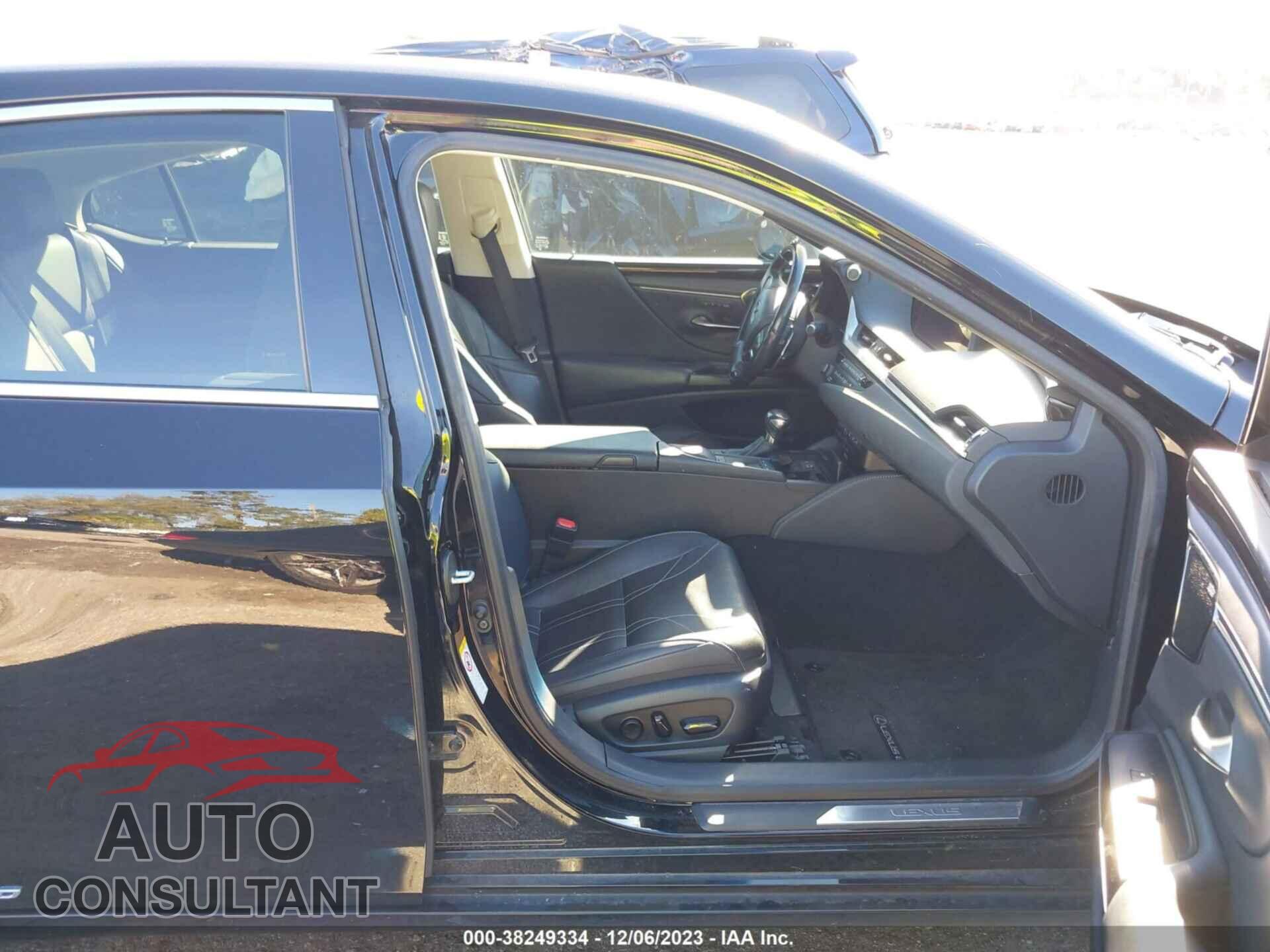 LEXUS ES 2019 - JTHB21B17K2002204