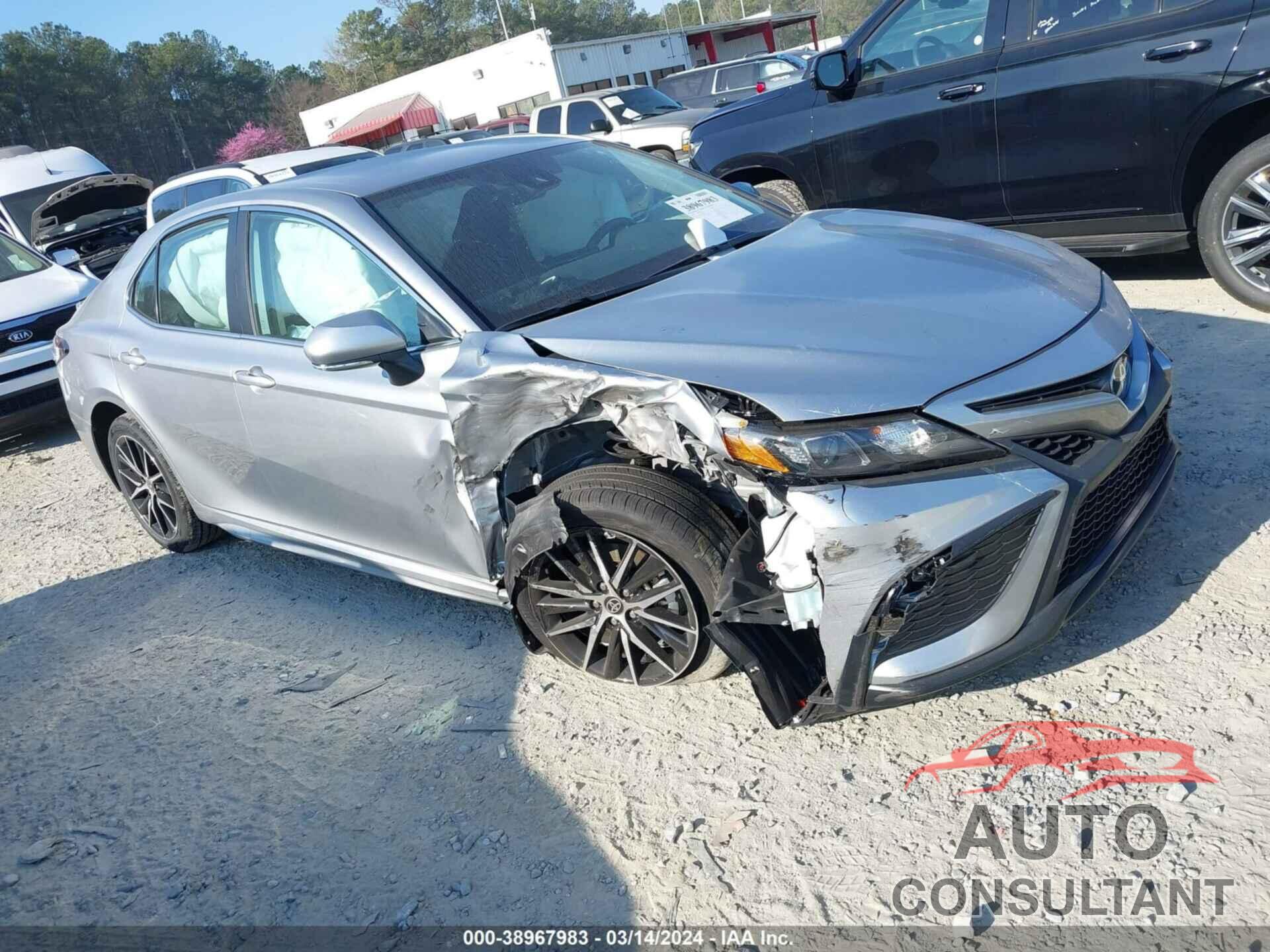 TOYOTA CAMRY 2024 - 4T1G11AK2RU897373