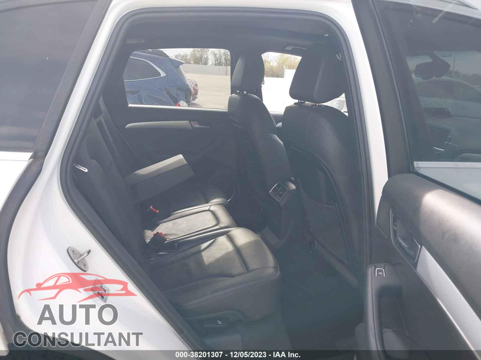 AUDI Q5 2017 - WA1M2AFP5HA040080