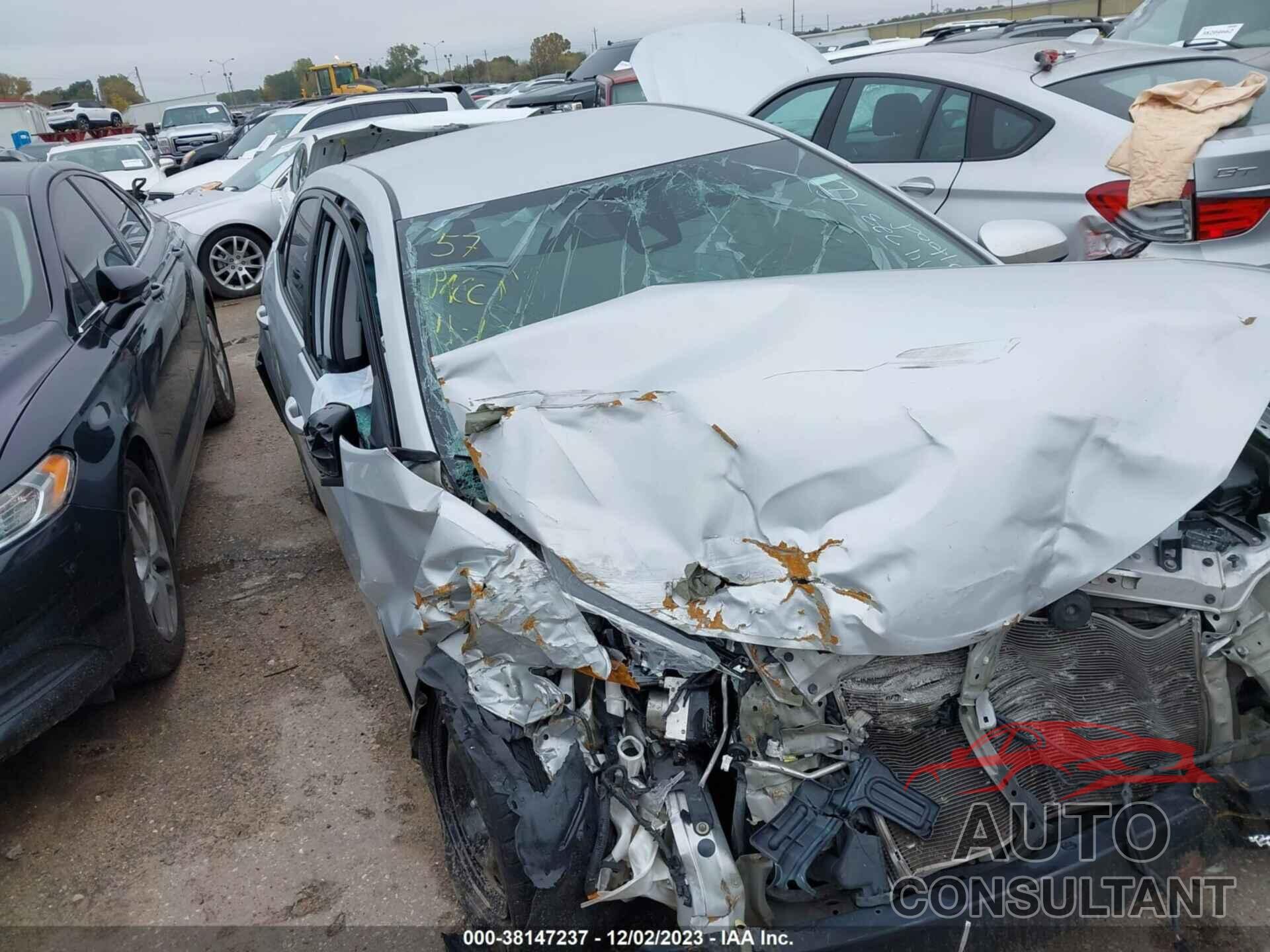 TOYOTA COROLLA 2017 - 5YFBURHE2HP651102