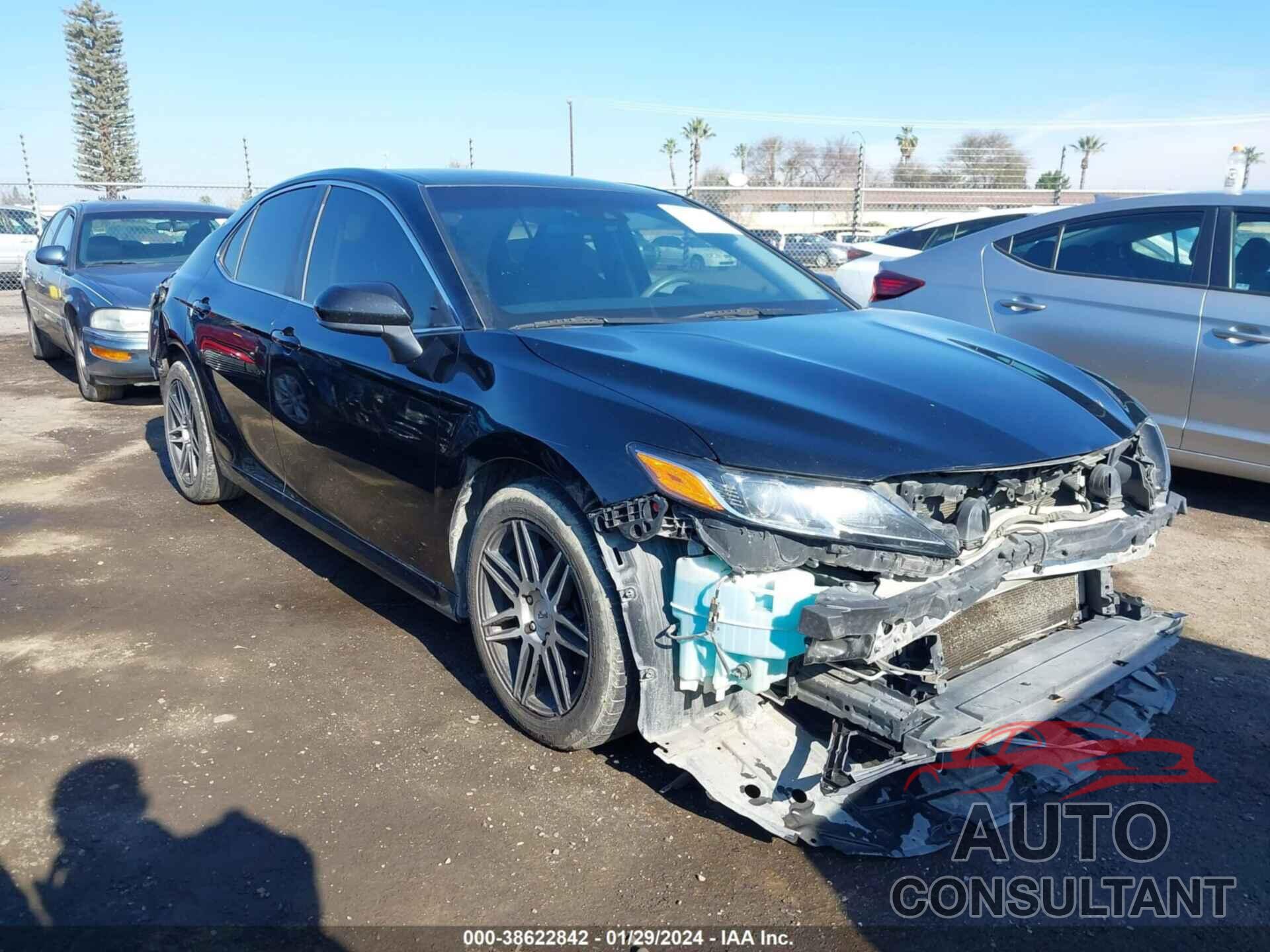TOYOTA CAMRY 2018 - 4T1B11HK0JU068256