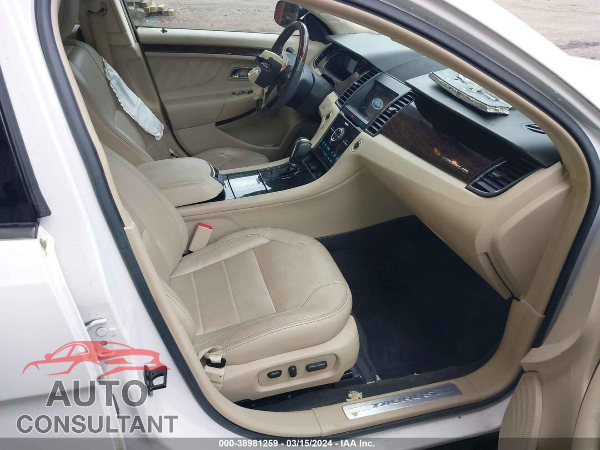 FORD TAURUS 2017 - 1FAHP2F86HG128663