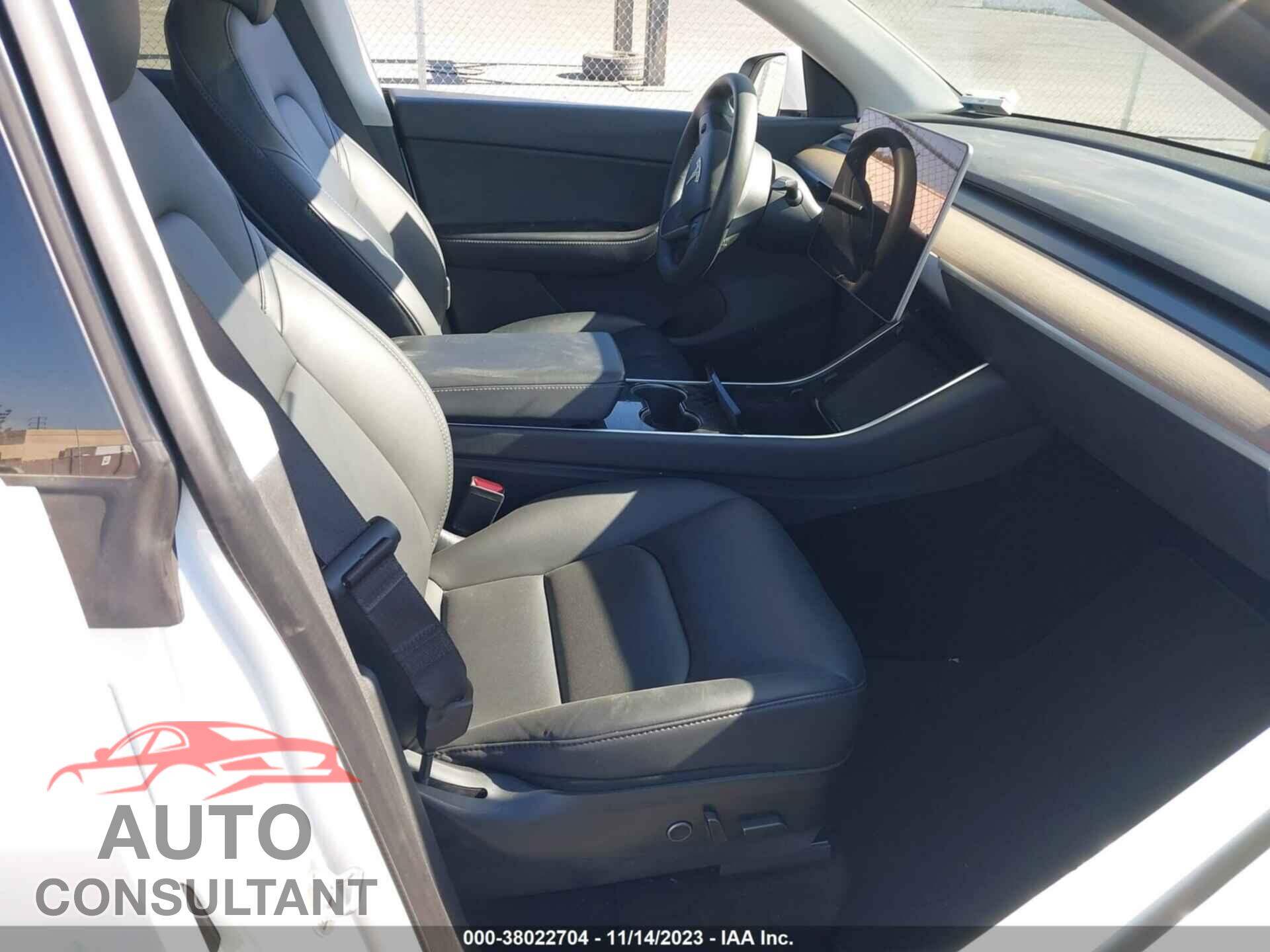 TESLA MODEL Y 2021 - 5YJYGDED1MF105512