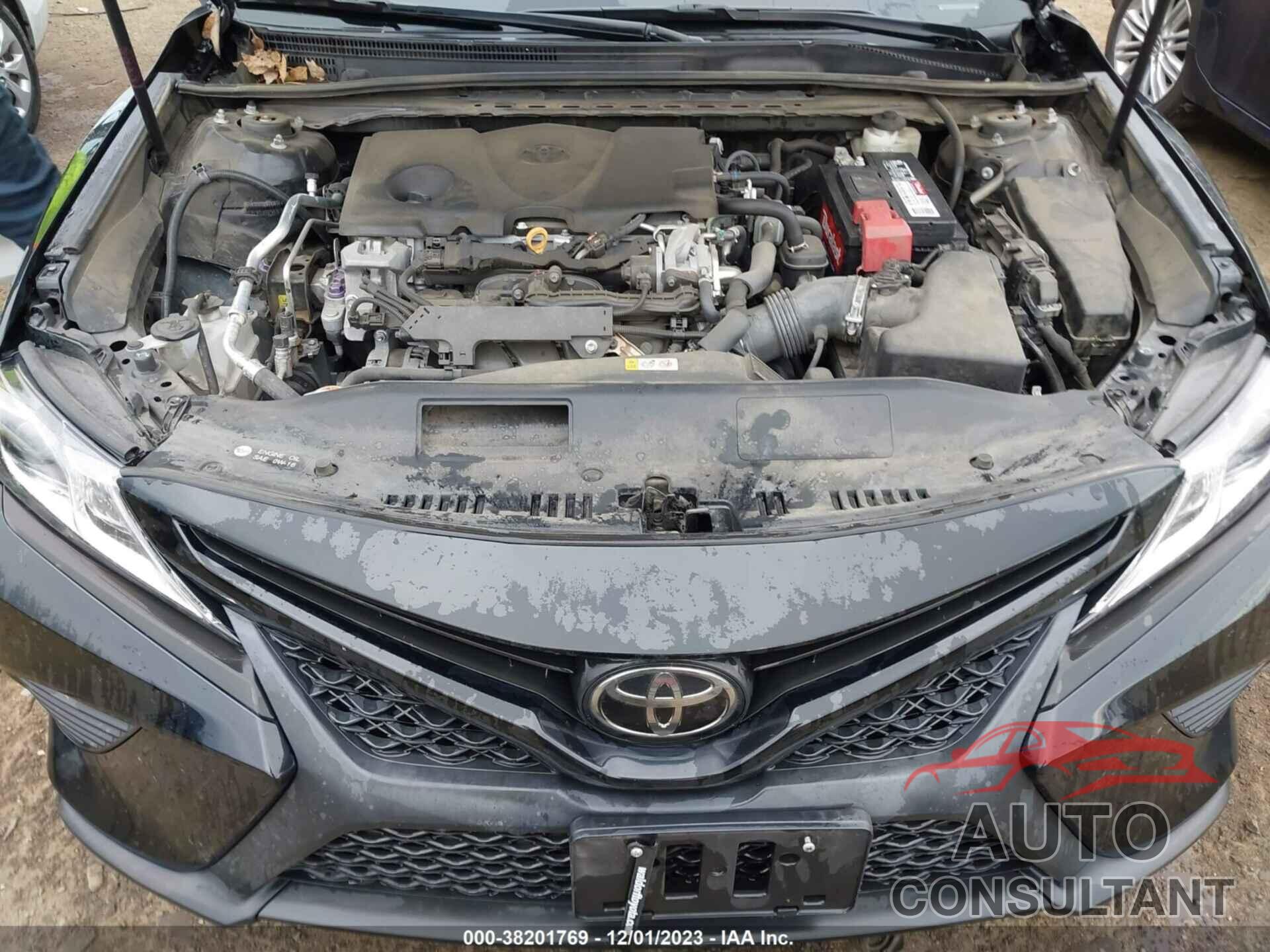 TOYOTA CAMRY 2018 - 4T1B11HK5JU043966