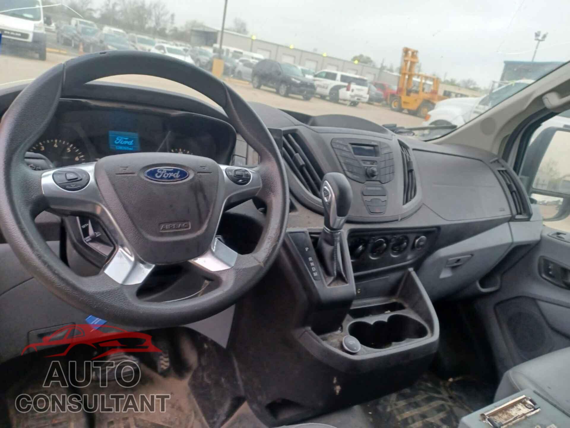 FORD TRANSIT 2018 - 1FTYR1YM9JKB43900