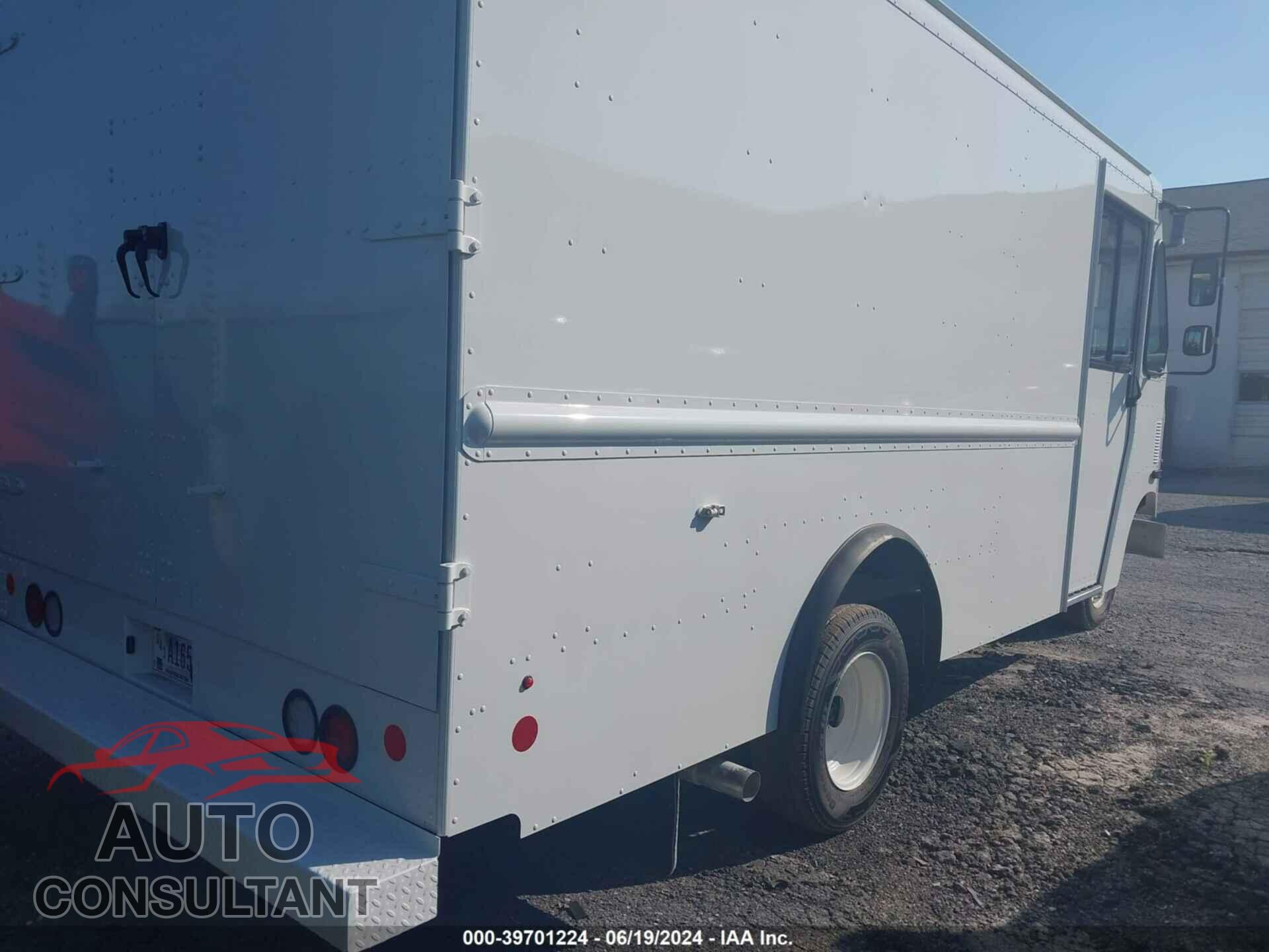 FORD E-350 STRIPPED 2025 - 1FC3E3KN0SDD03347