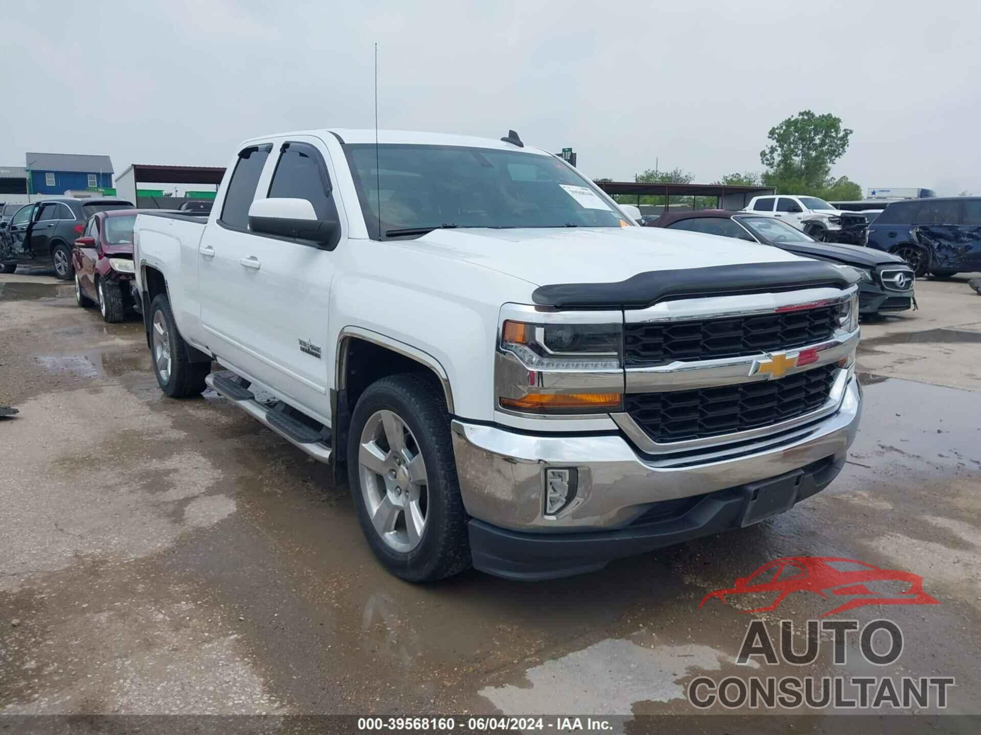 CHEVROLET SILVERADO 1500 2018 - 1GCRCREC7JZ329376