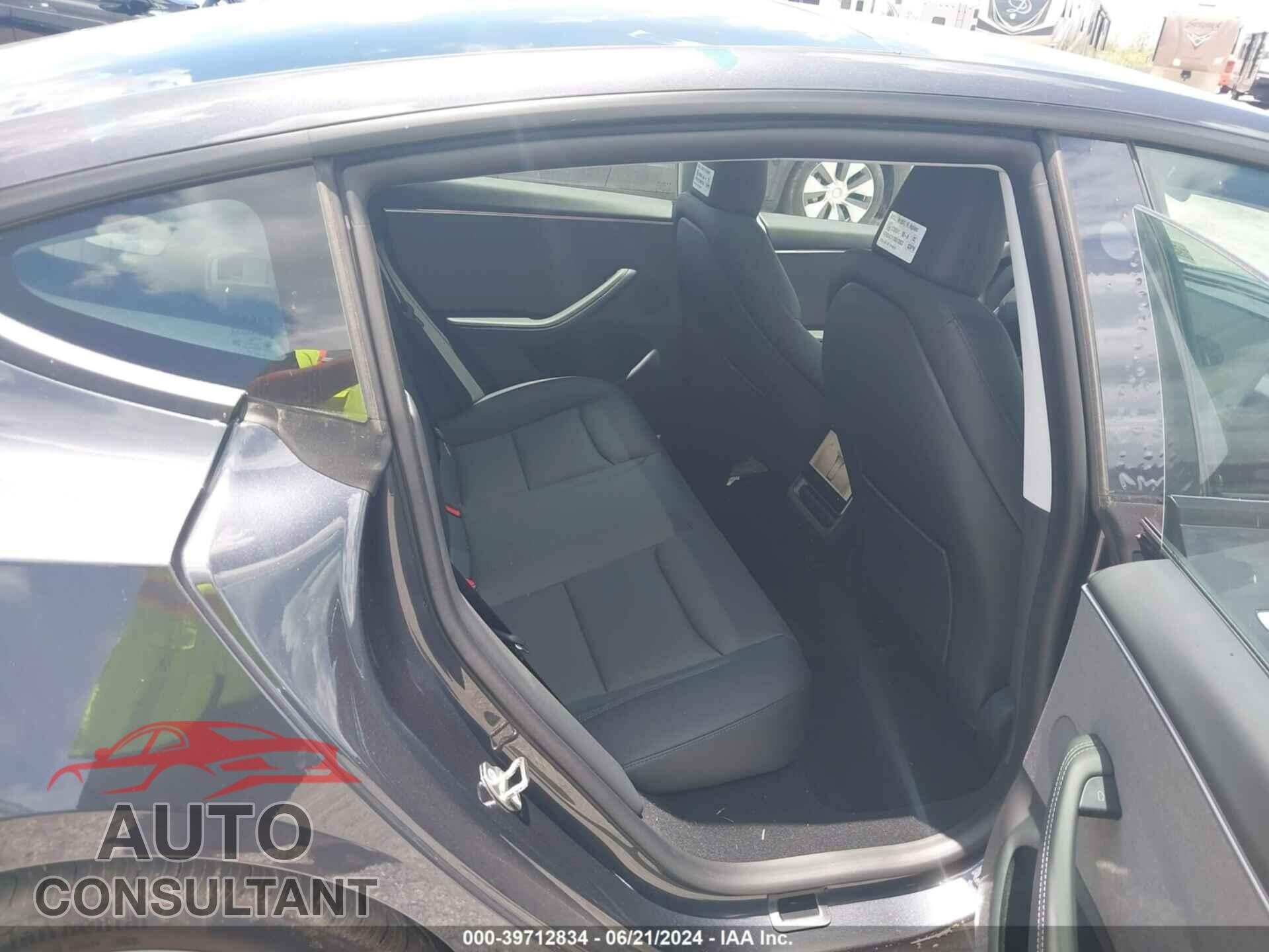 TESLA MODEL 3 2024 - 5YJ3E1EA8RF751609