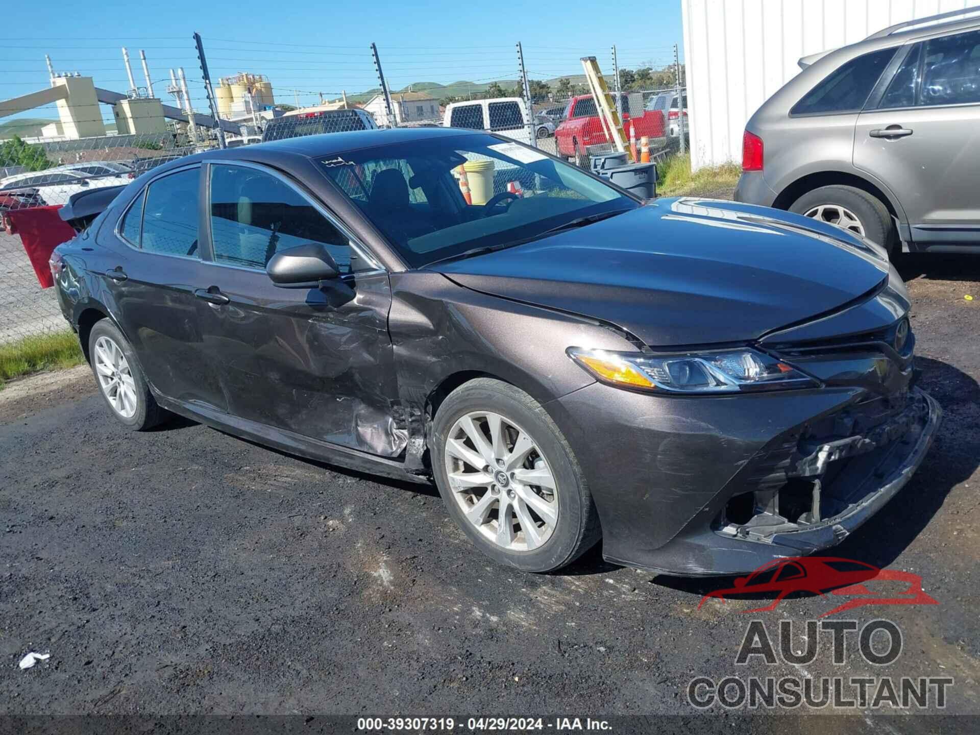 TOYOTA CAMRY 2018 - 4T1B11HK5JU136051