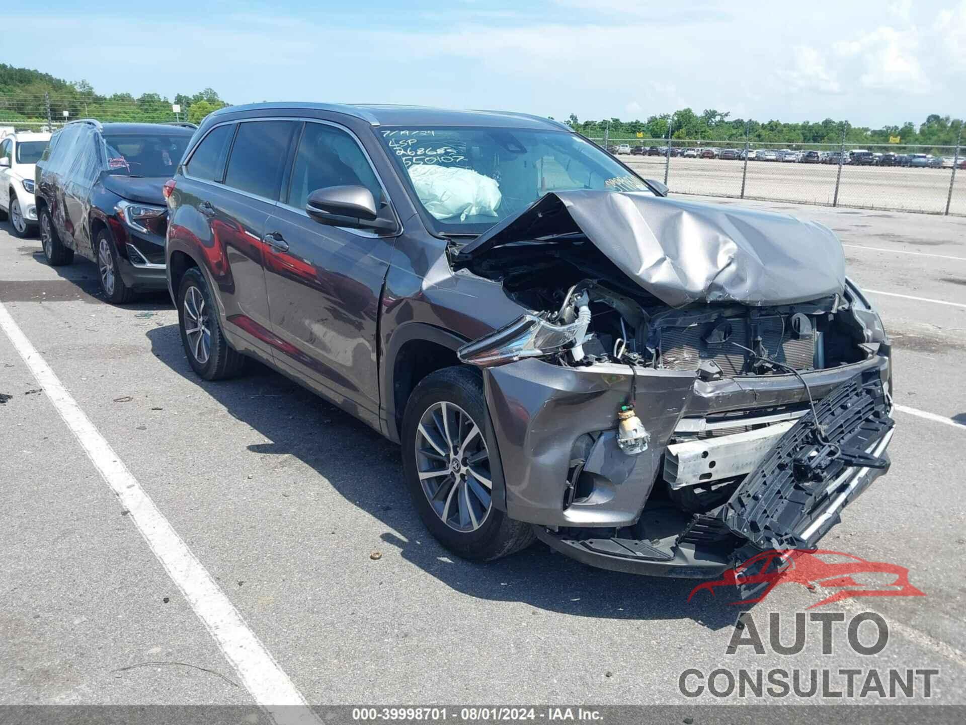 TOYOTA HIGHLANDER 2018 - 5TDKZRFH6JS550107