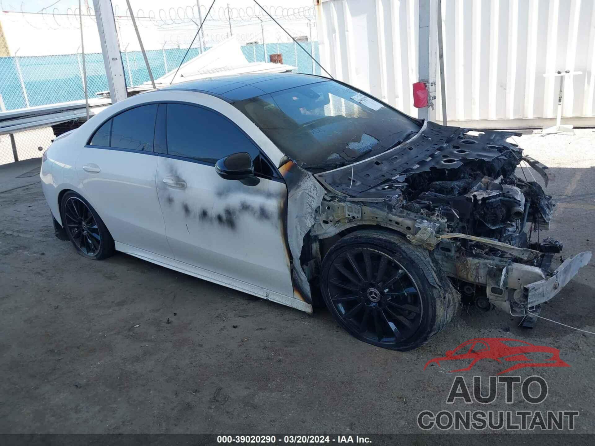 MERCEDES-BENZ CLA 250 2020 - W1K5J4GB9LN121429