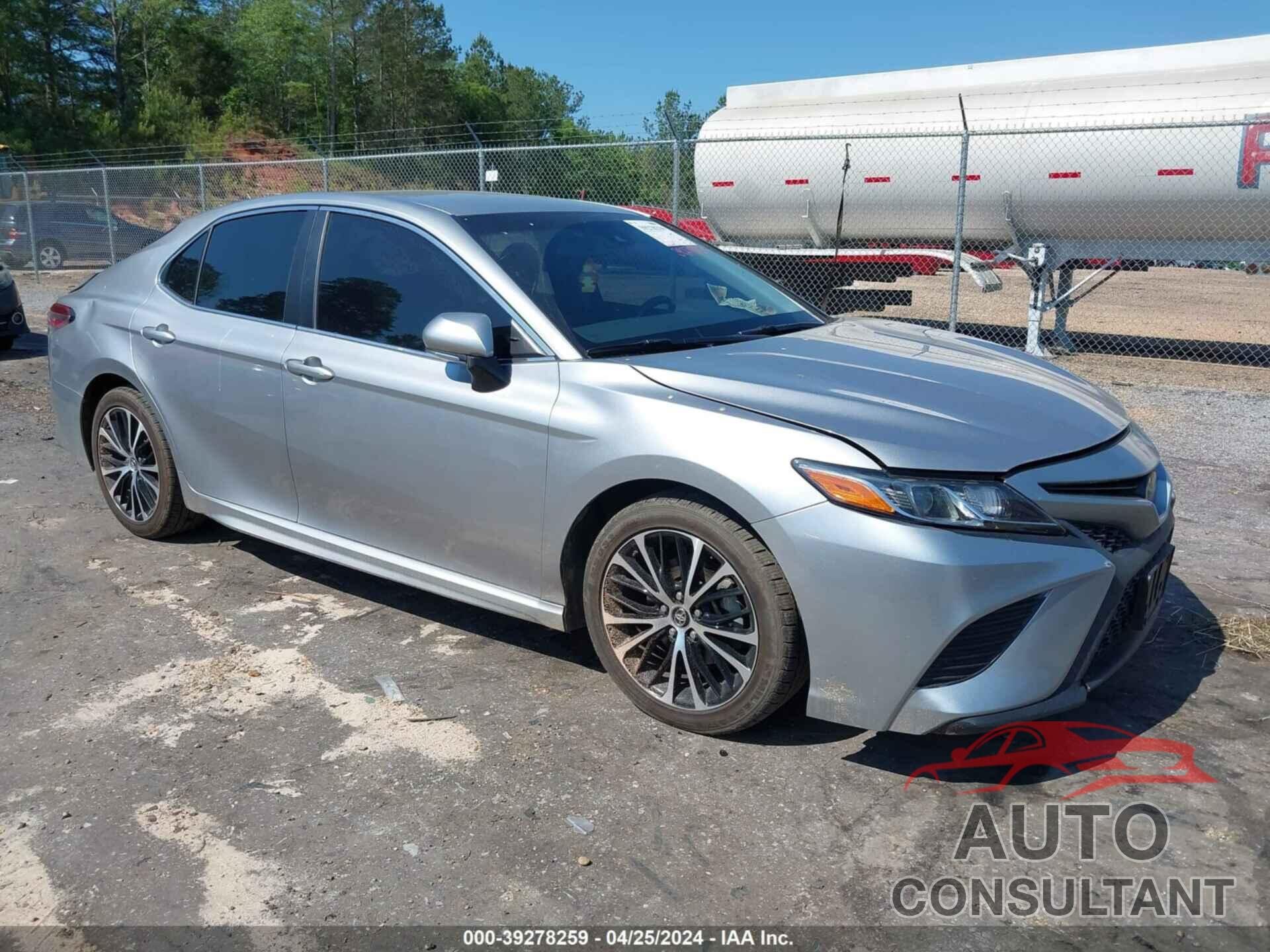TOYOTA CAMRY 2018 - 4T1B11HK6JU672197