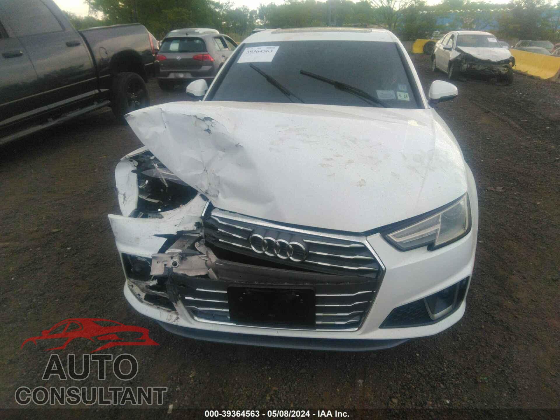 AUDI A4 2019 - WAUDNAF46KN020095