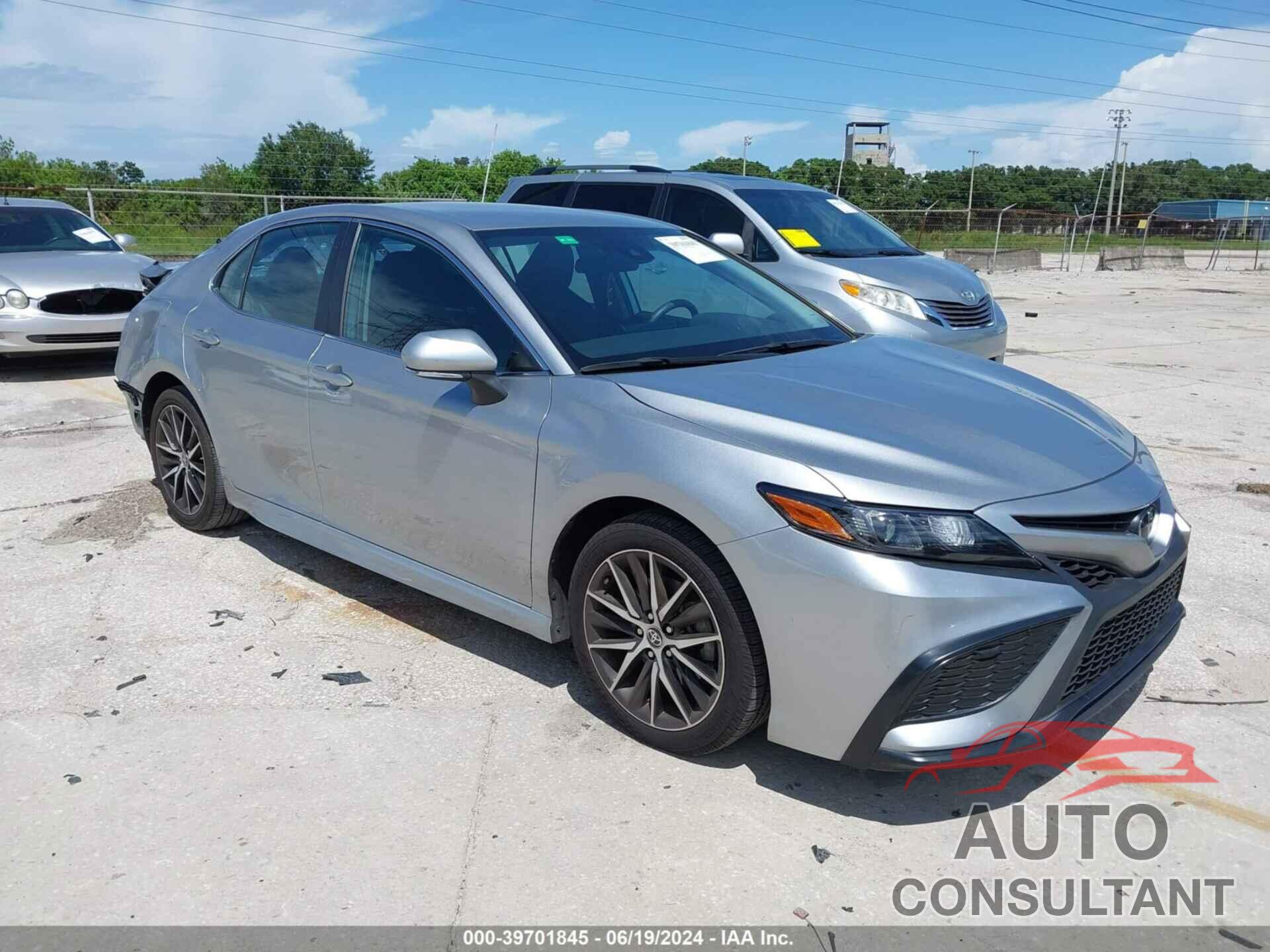 TOYOTA CAMRY 2022 - 4T1G11AK8NU697110